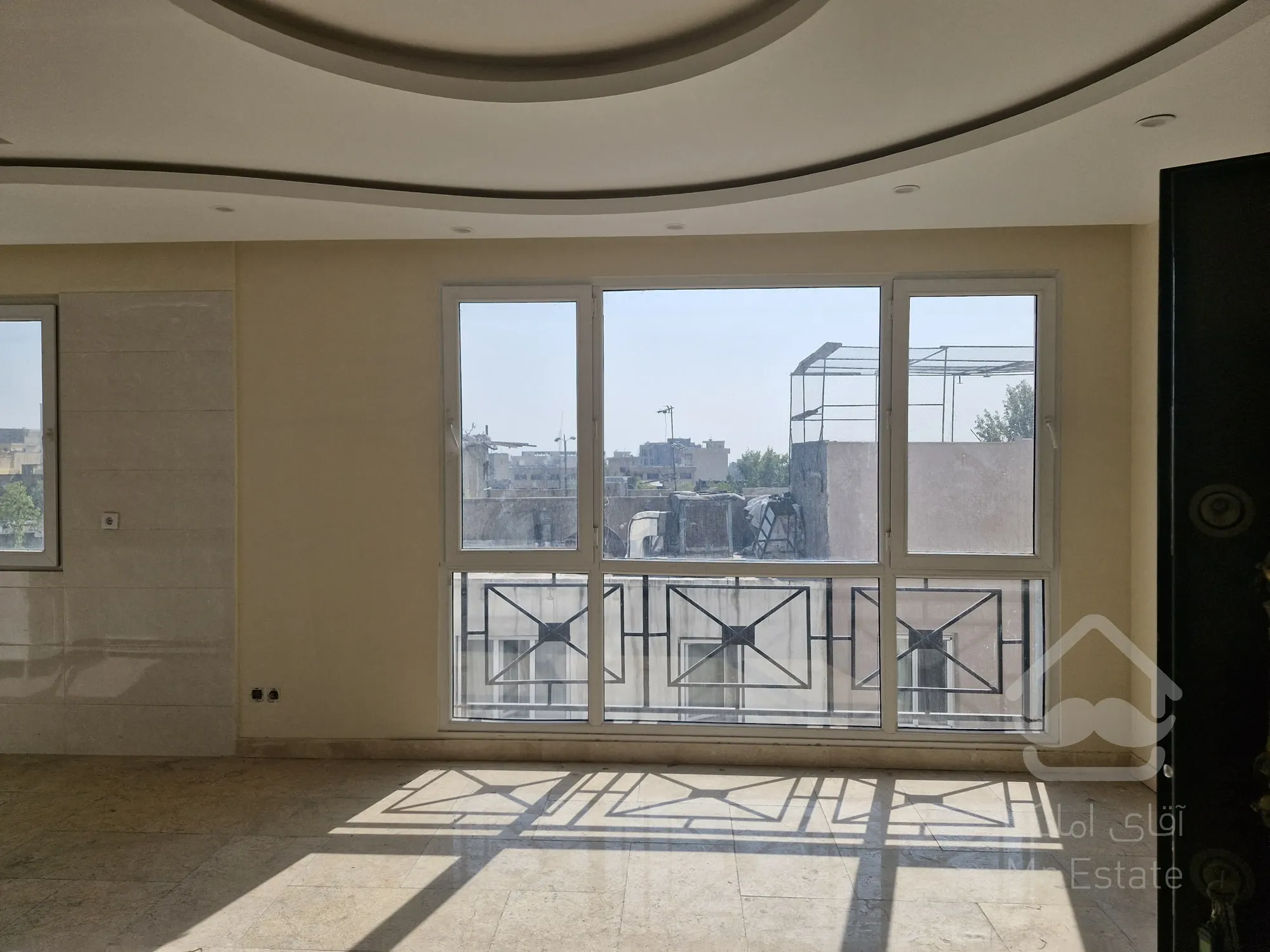 فروش 97 متری پاسداران