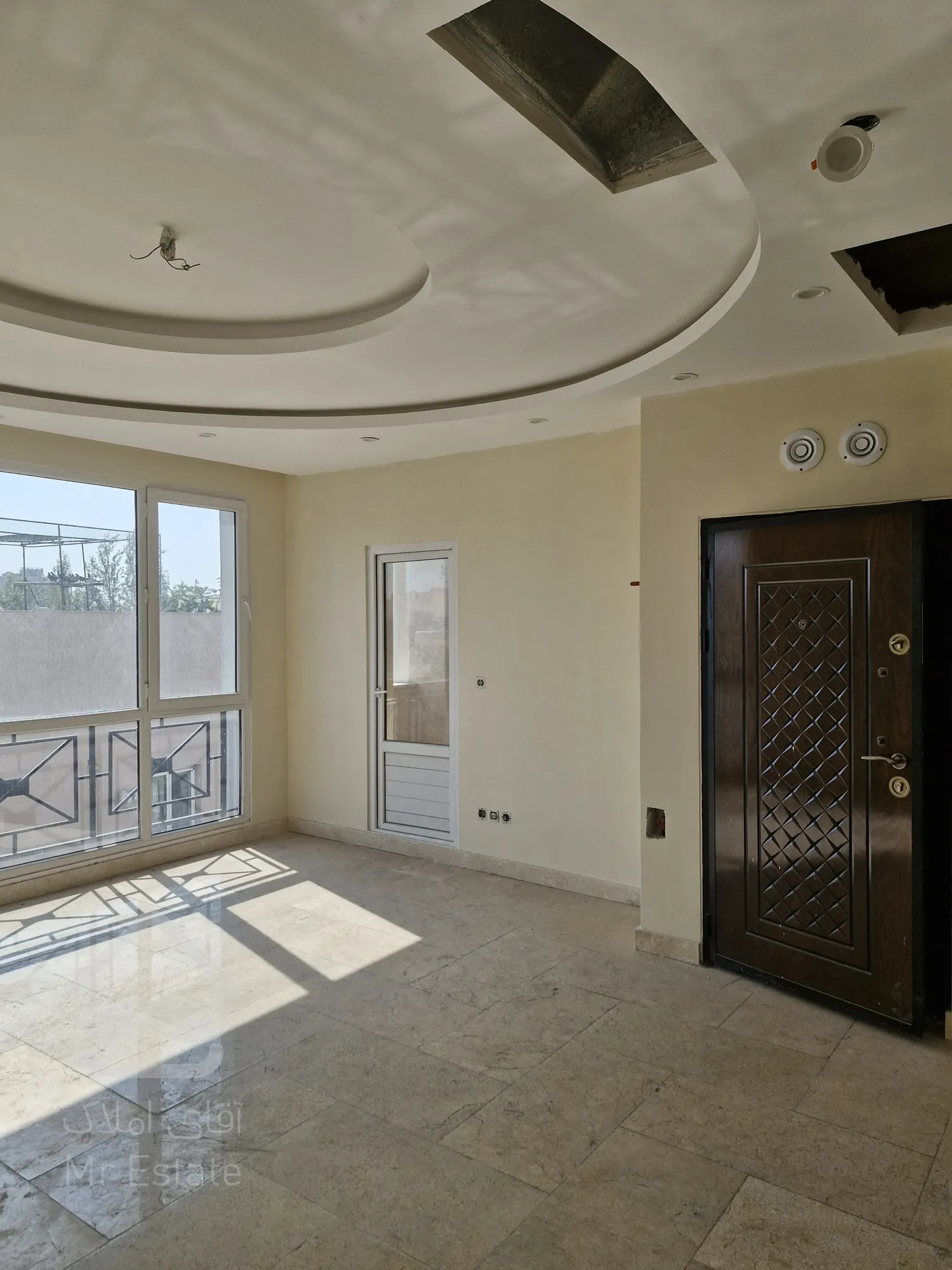 فروش 97 متری پاسداران