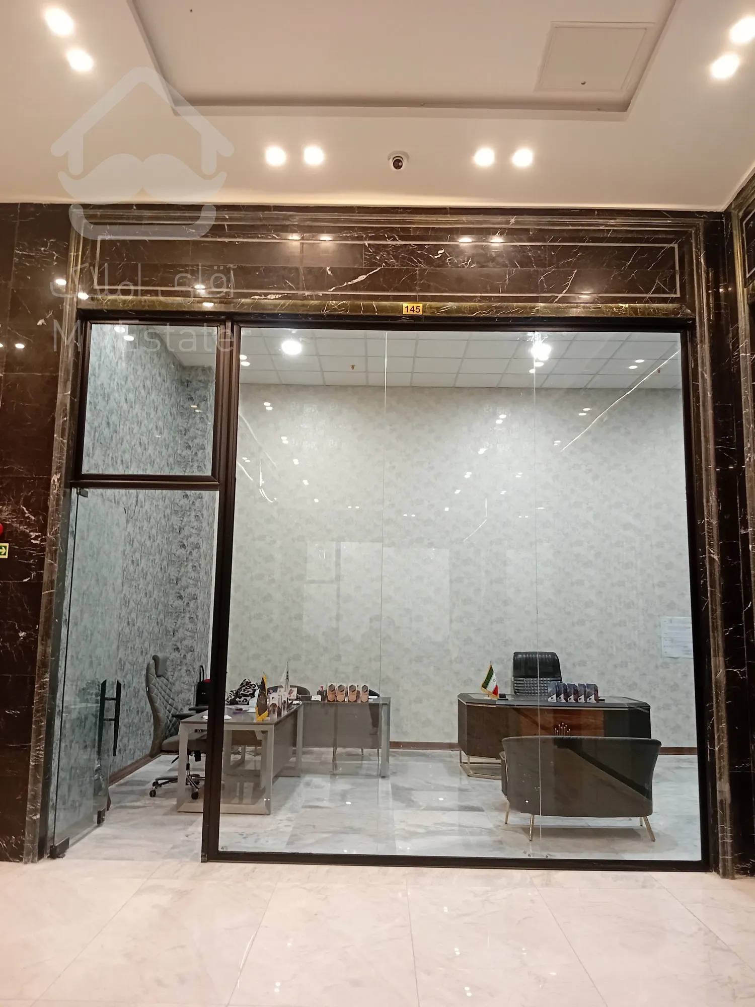 فروش اقساطی مغازه 68 متری در مرکز خرید رونیکامال هروی با انشعاب آب و فاضلاب