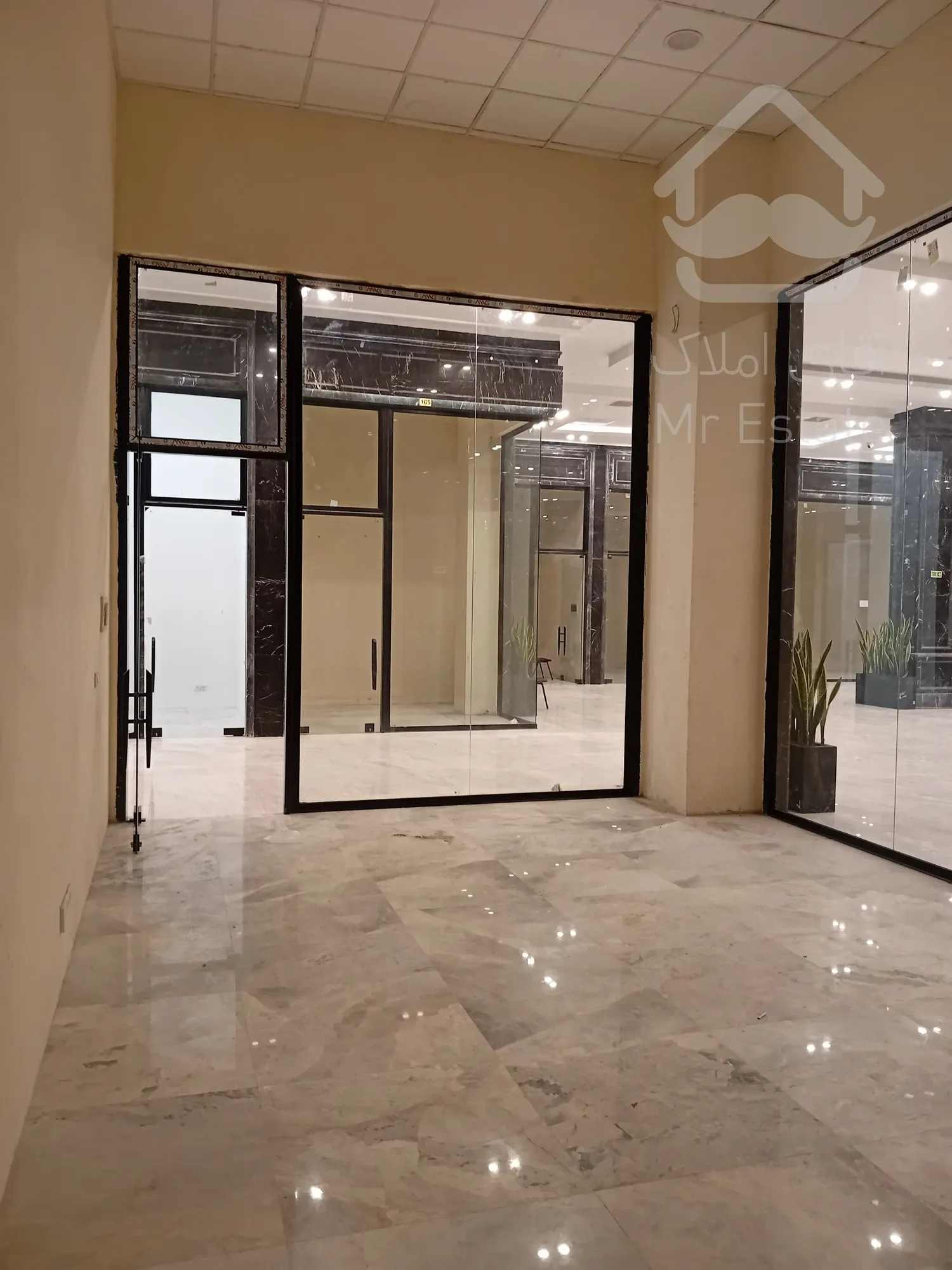 اجاره مغازه 40 متری استثنایی دوبر در بهترین موقعیت همکف رونیکامال