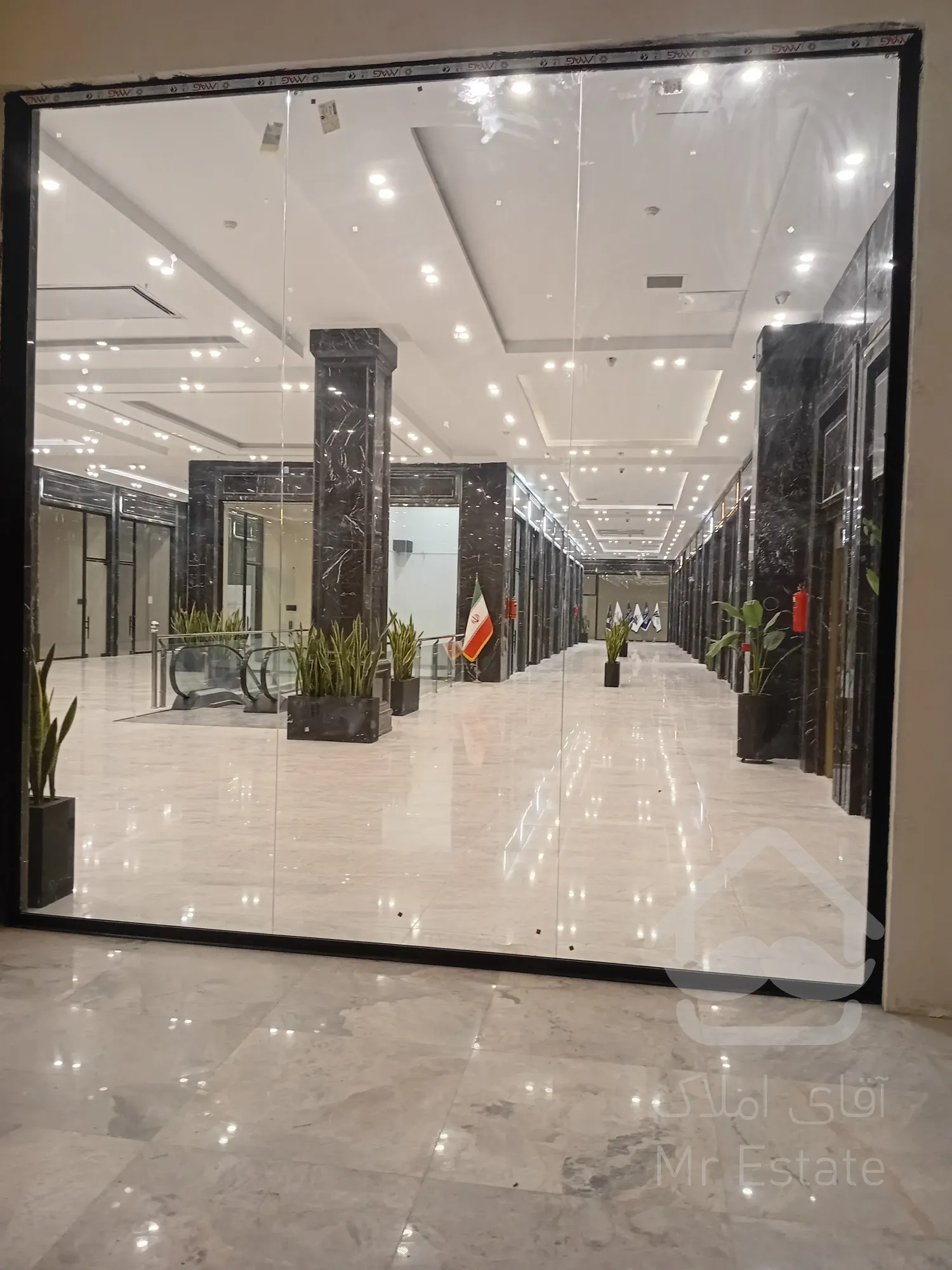 فرصت استثنایی/اجاره مغازه 40 متری در رونیکامال هروی نزدیک ایستگاه مترو