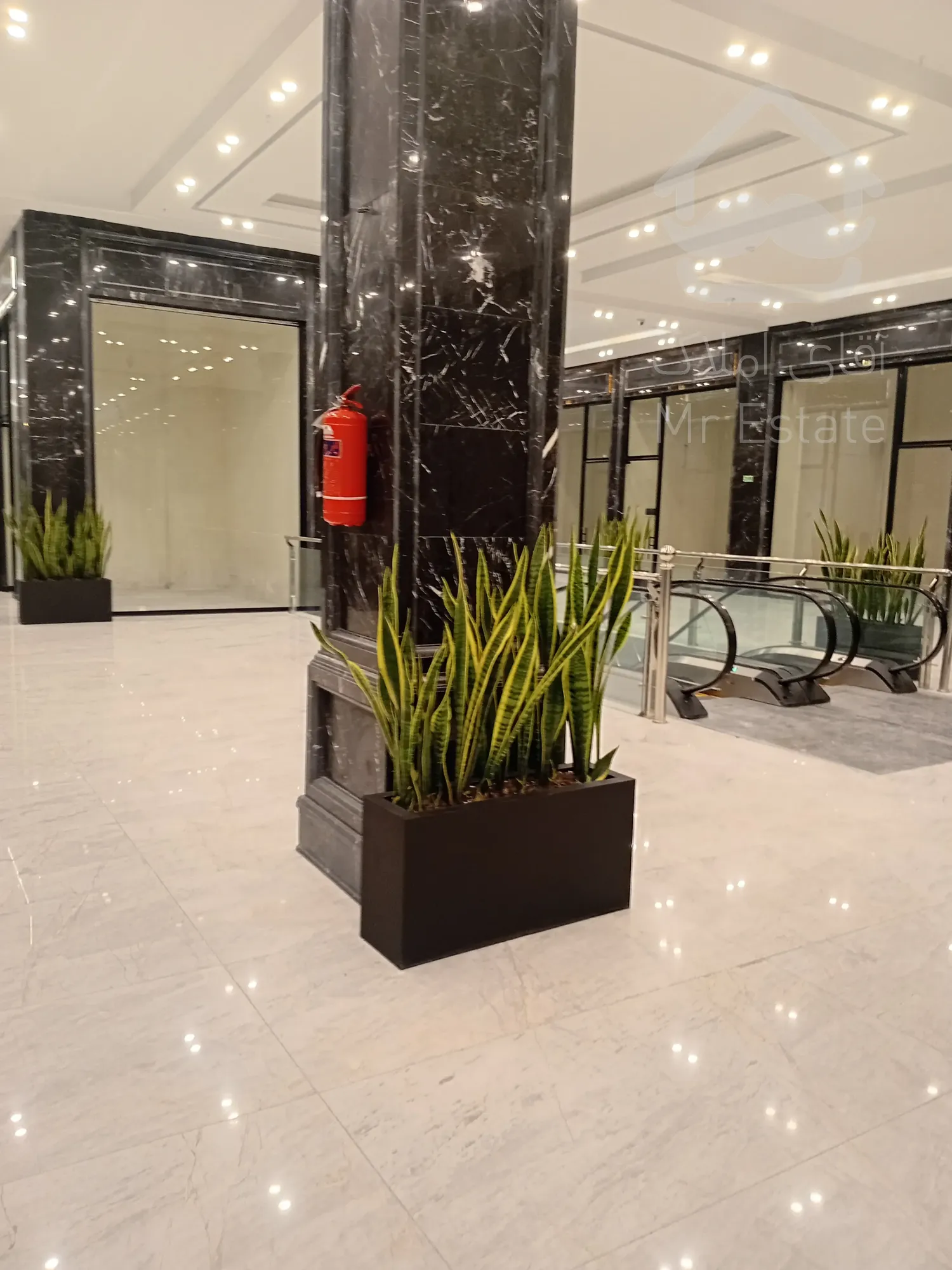 اجاره مغازه 40 متری استثنایی دوبر در بهترین موقعیت همکف رونیکامال