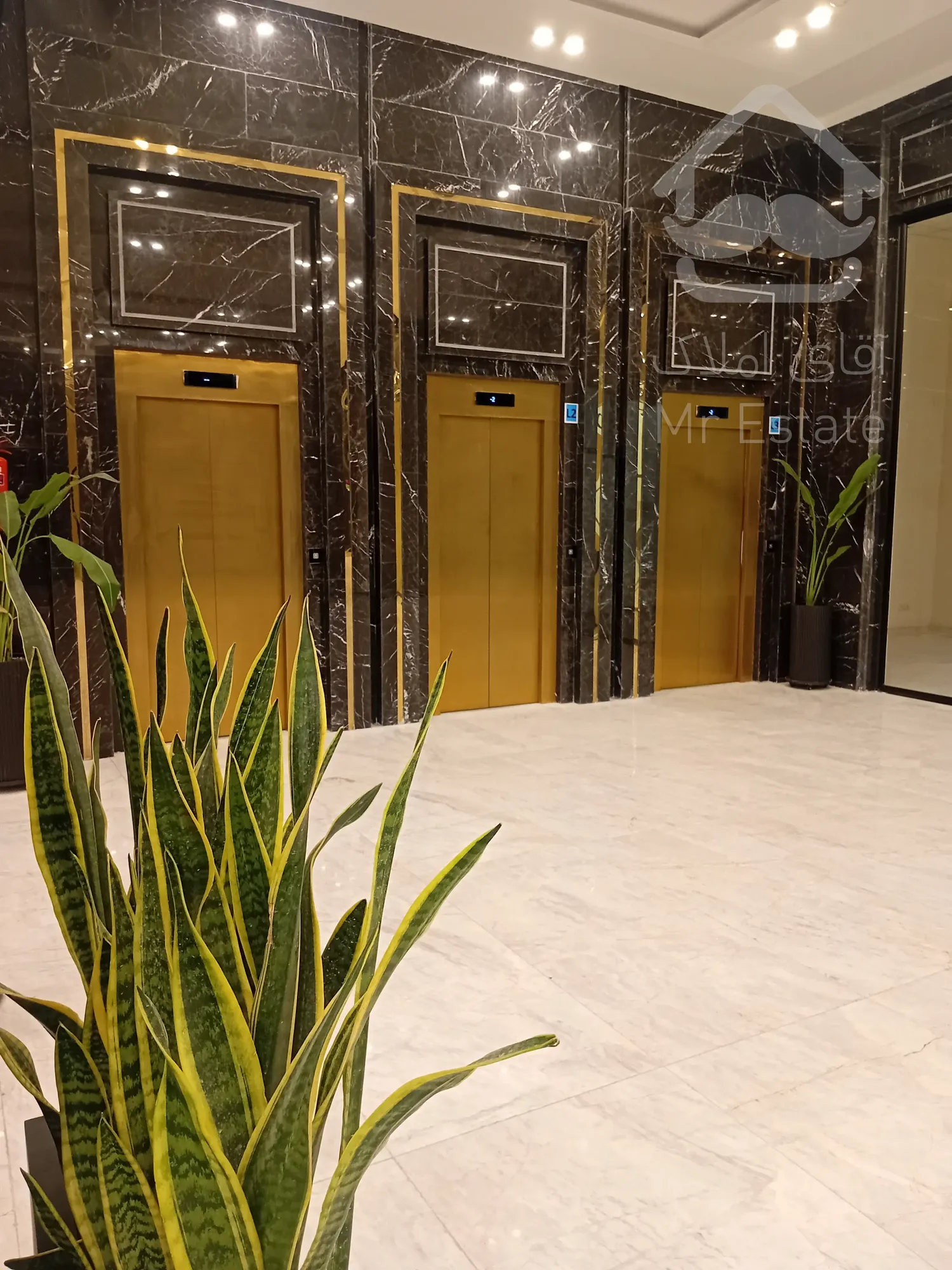 اجاره مغازه 57 متری لوکس در مرکز خرید رونیکامال/سه ماه تنفس بی  قید و شرط