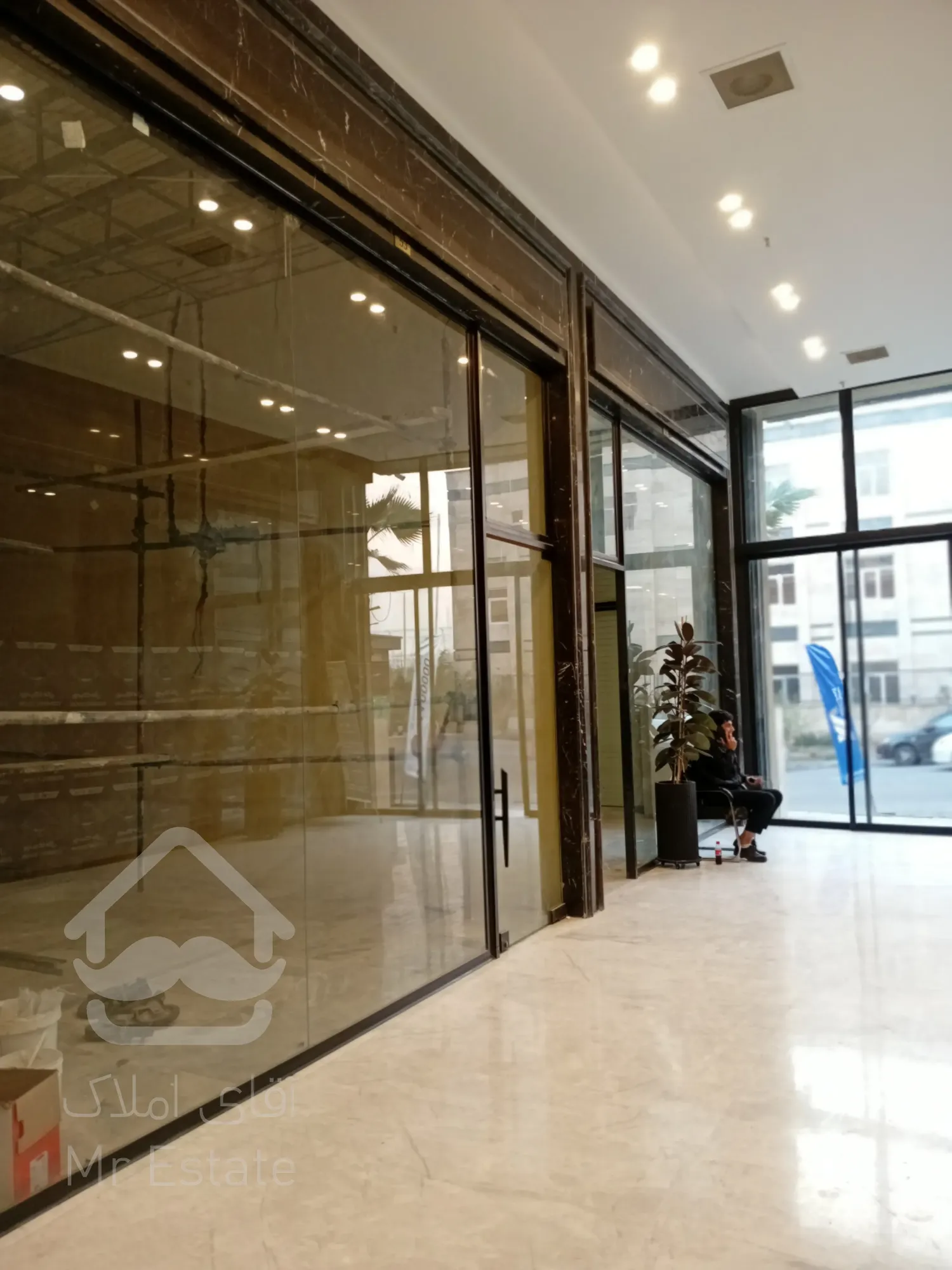 فروش اقساطی مغازه 70 متری در رونییکامال هروی