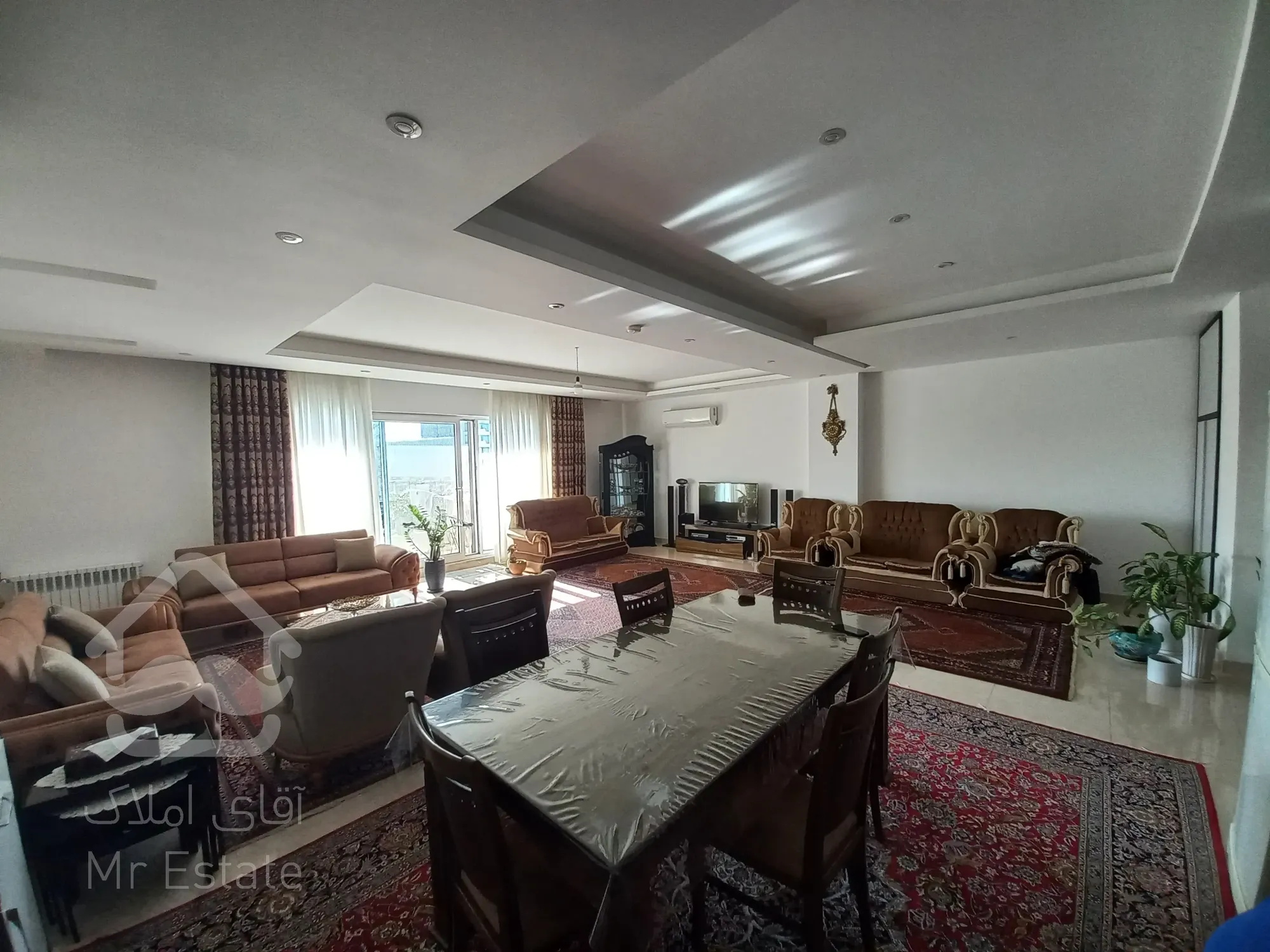 آپارتمان ۱۳۵ متری دوخواب طبقه دوم