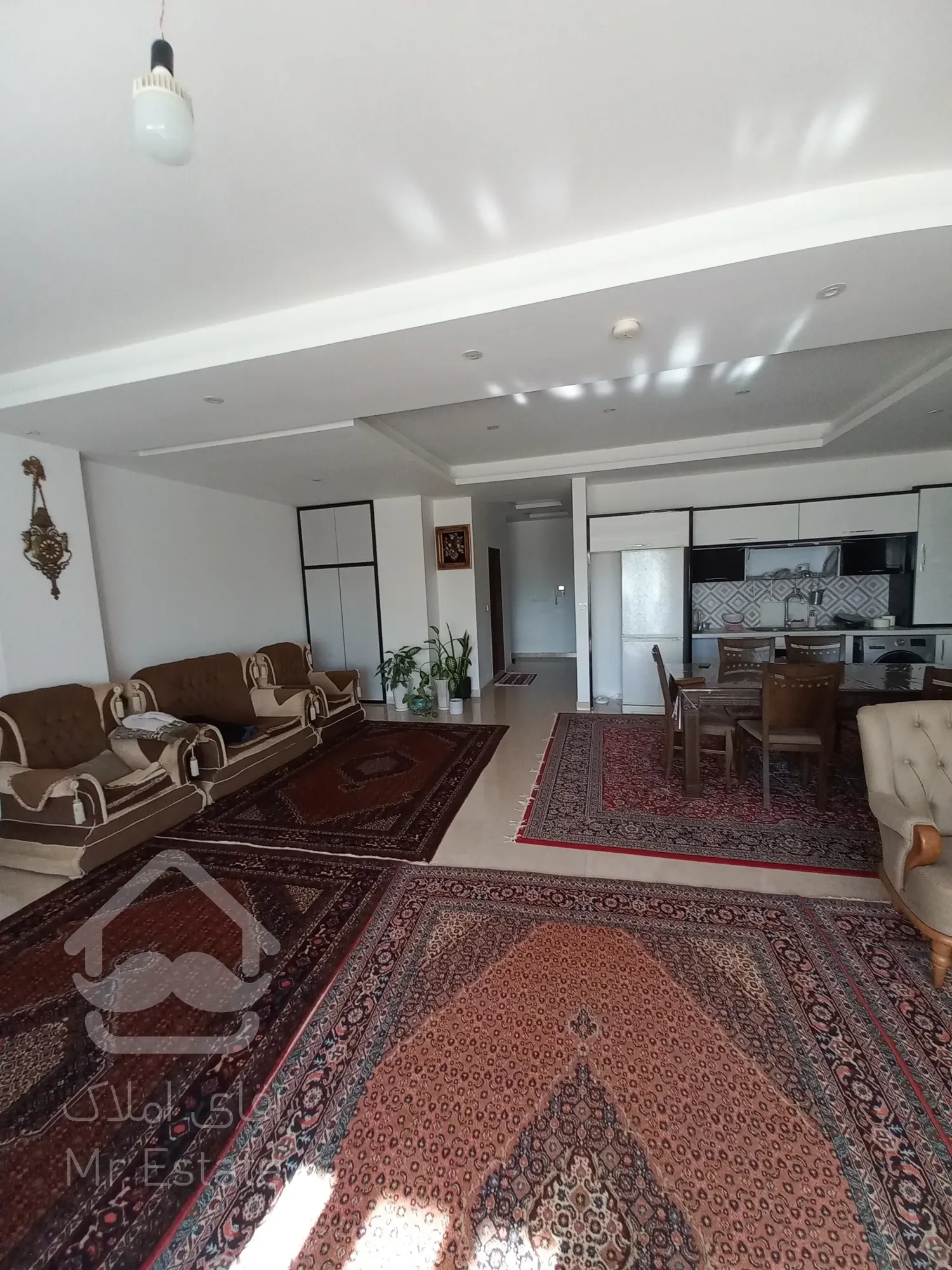 آپارتمان ۱۳۵ متری دوخواب طبقه دوم