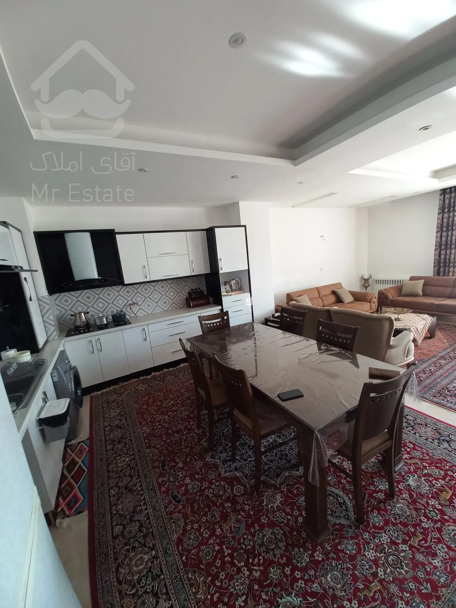 آپارتمان ۱۳۵ متری دوخواب طبقه دوم