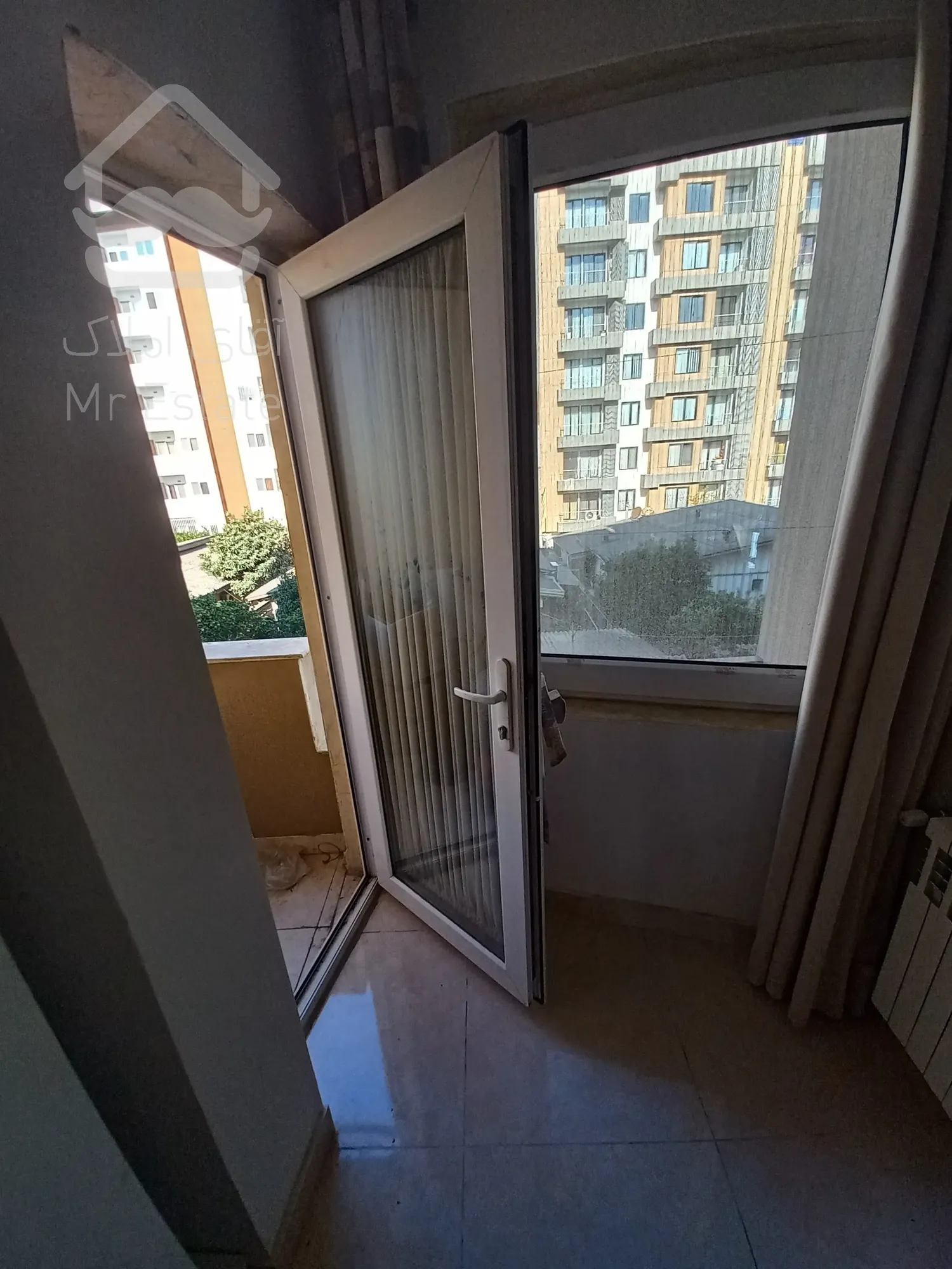 آپارتمان ۱۳۵ متری دوخواب طبقه دوم