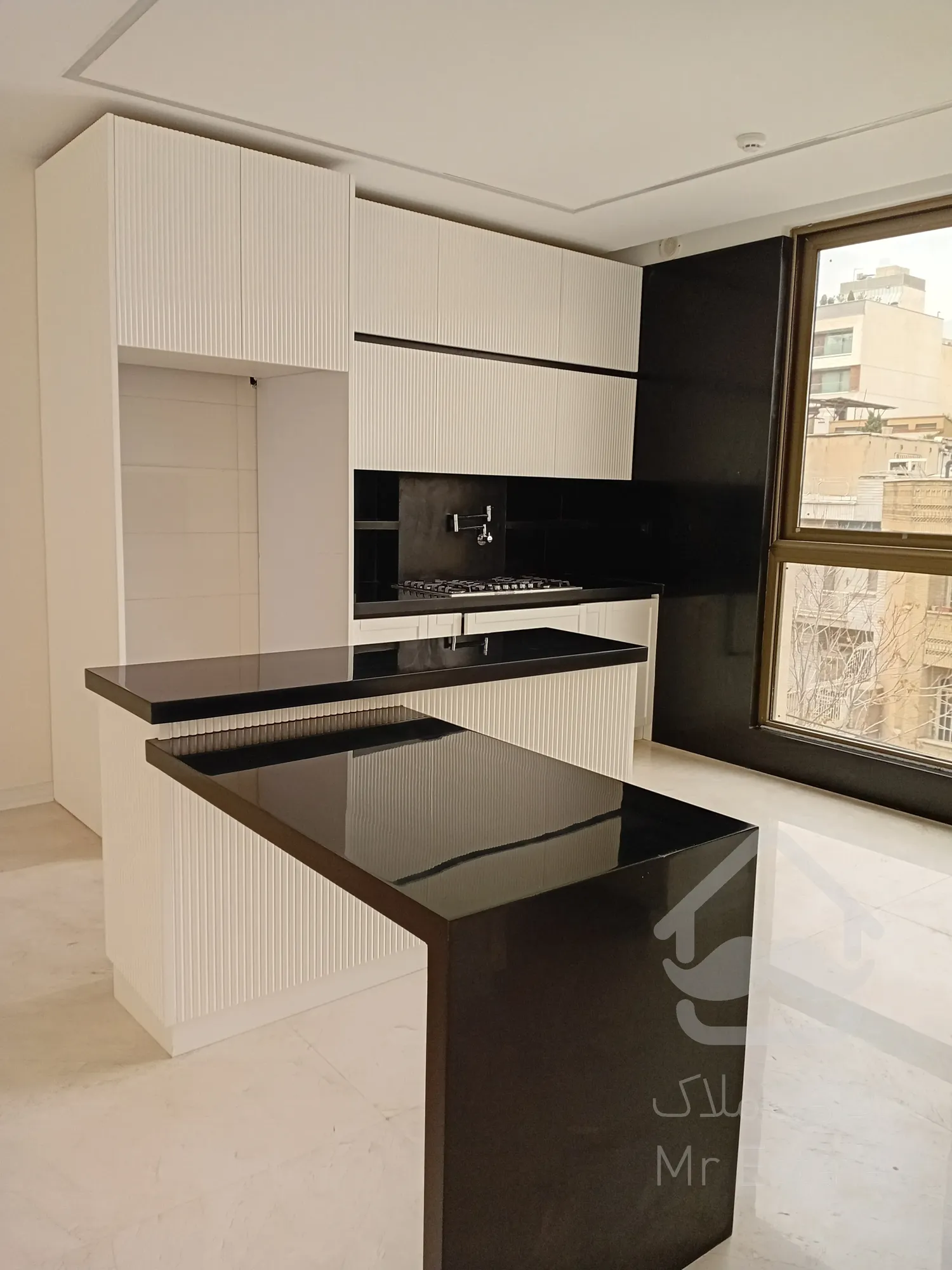 فروش 5 واحد مسکونی و 2 واحد تجاری به صورت یکجا در سئول