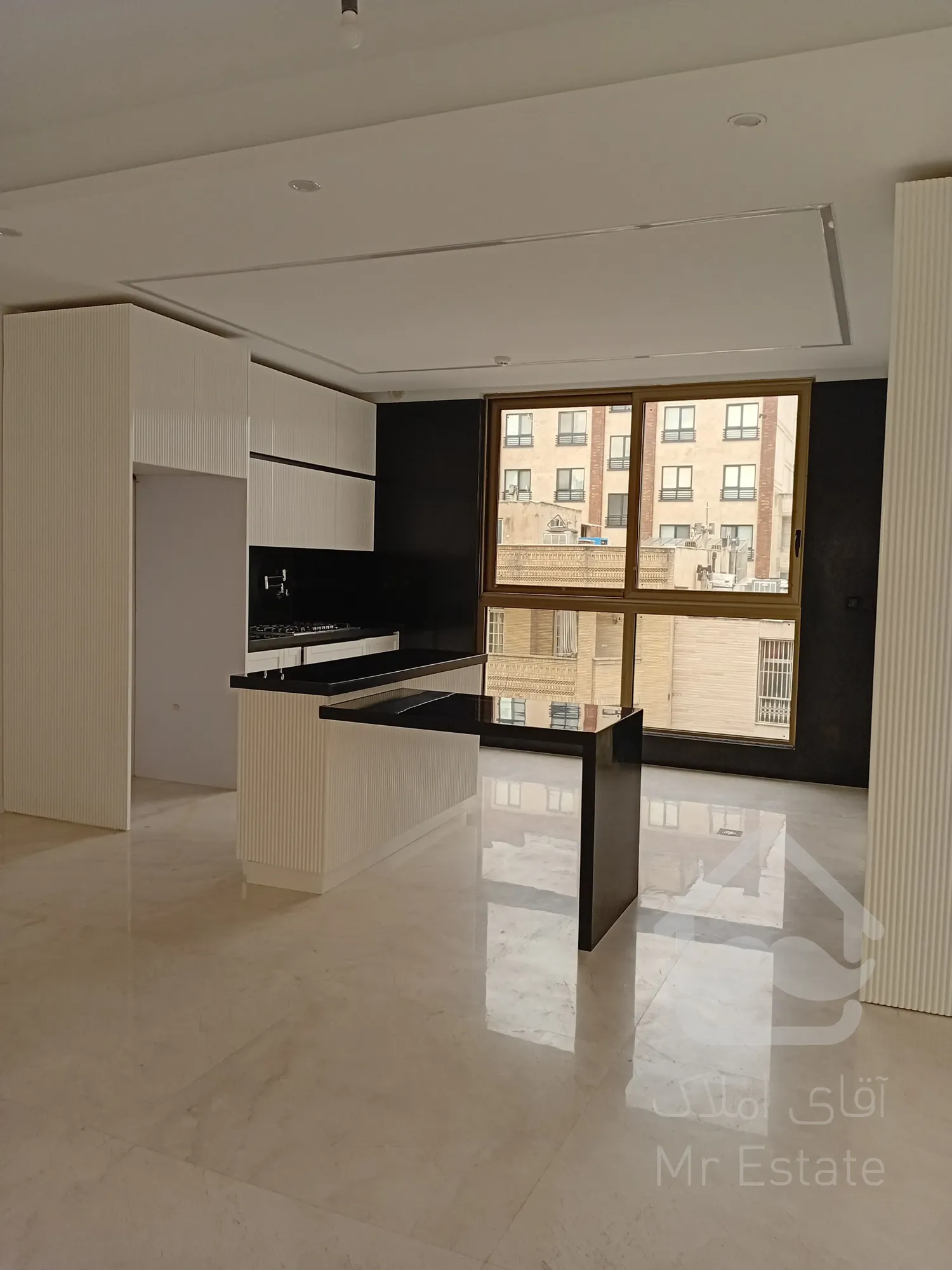 فروش به صورت یکجا 5 واحد مسکونی و 2 واحد تجاری در غرب تهران