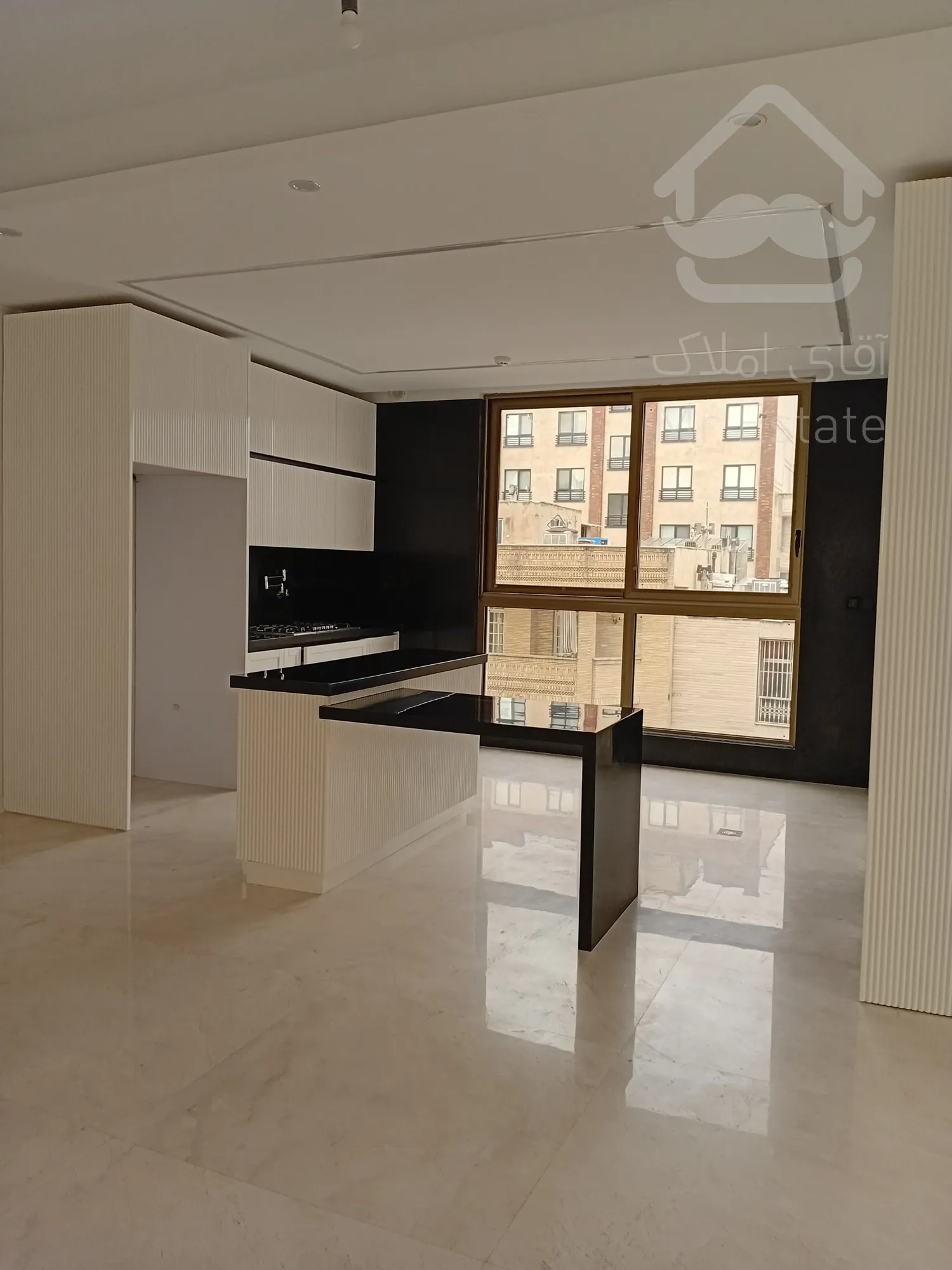 فروش 5 واحد مسکونی و 2 واحد تجاری به صورت یکجا در سئول