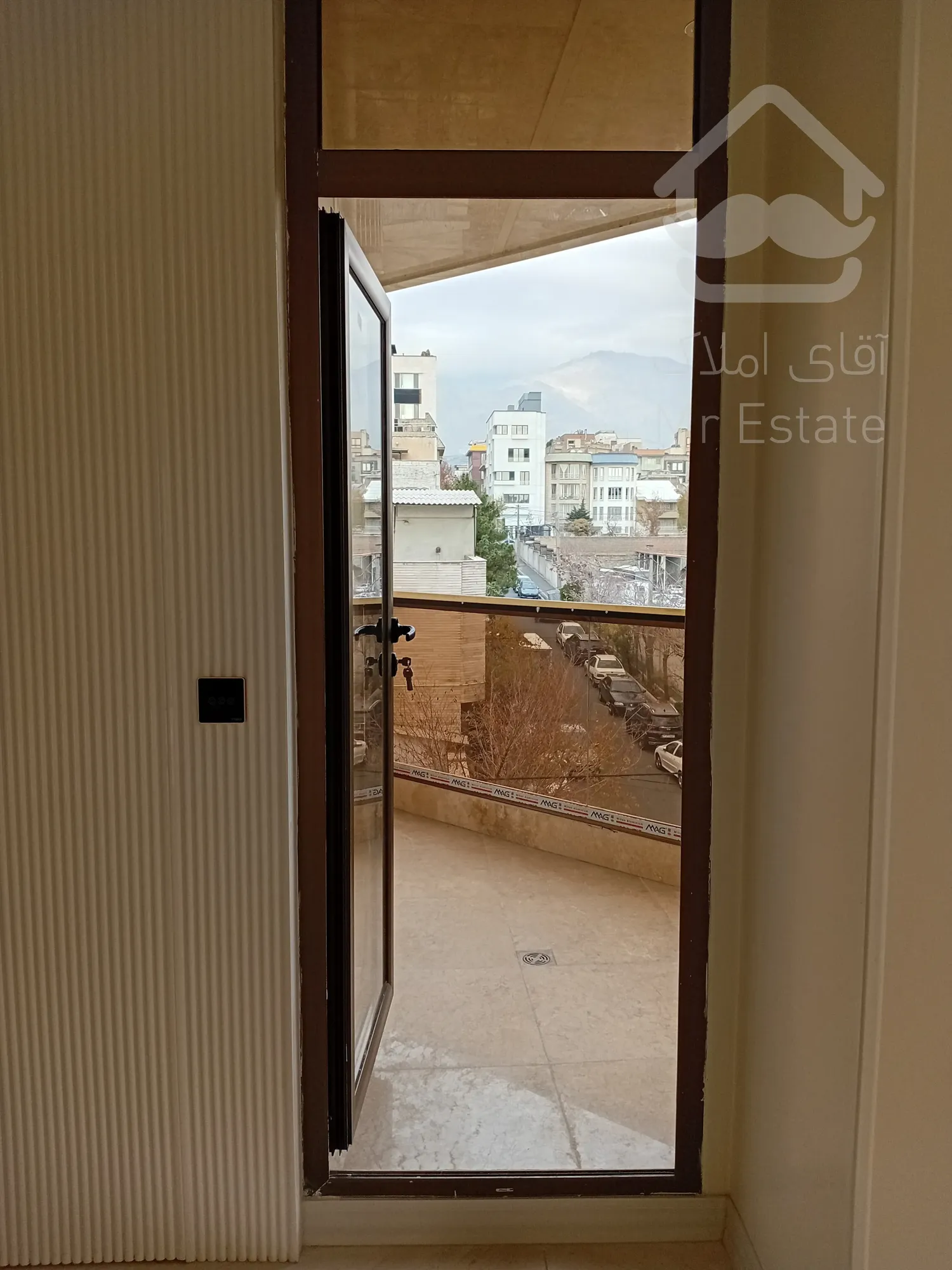 فروش واحد مسکونی و تجاری لوکس در بهترین منطقه به صورت یکجا