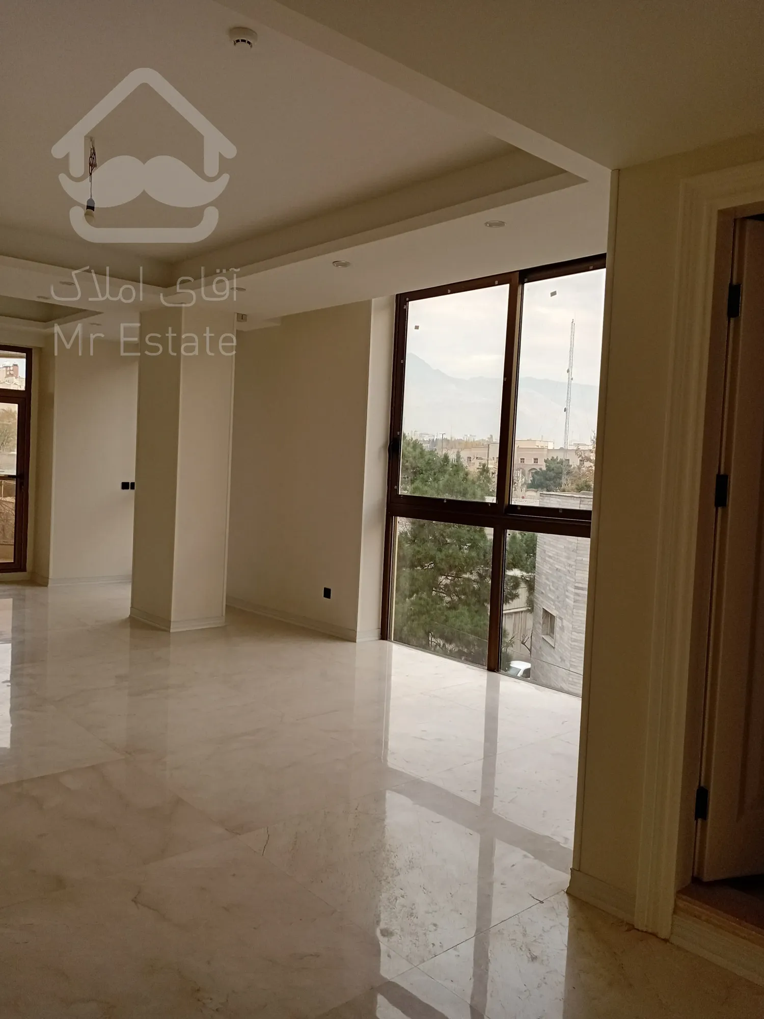 فروش به صورت یکجا 5 واحد مسکونی و 2 واحد تجاری در غرب تهران