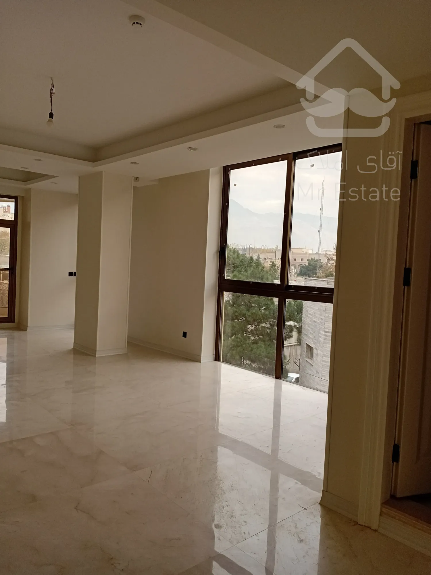 فروش 5 واحد مسکونی به همراه 2 واحد تجاری به صورت یکجا