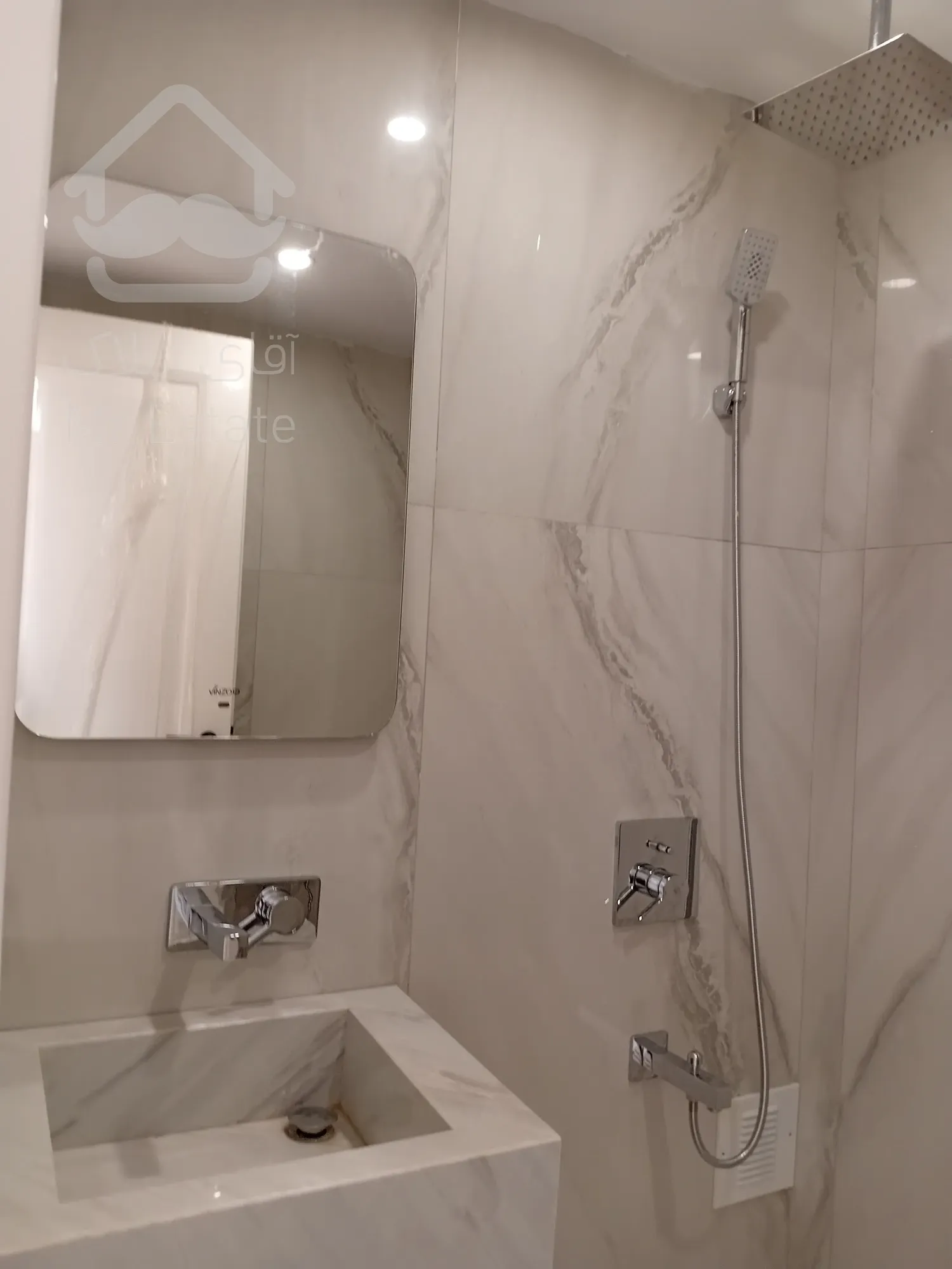 فروش واحد مسکونی و تجاری لوکس در بهترین منطقه به صورت یکجا