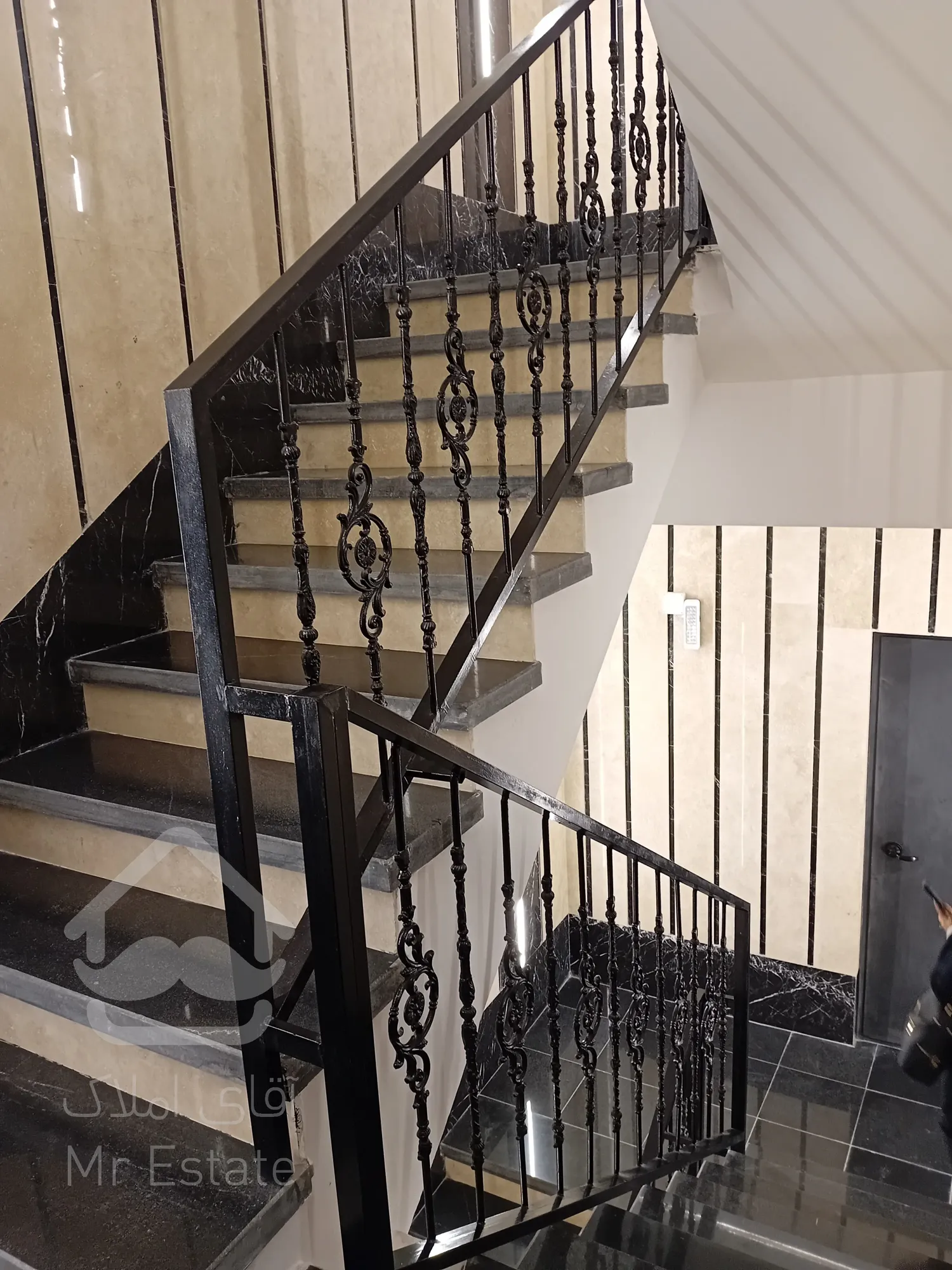 فروش 5 واحد مسکونی به صورت یکجا