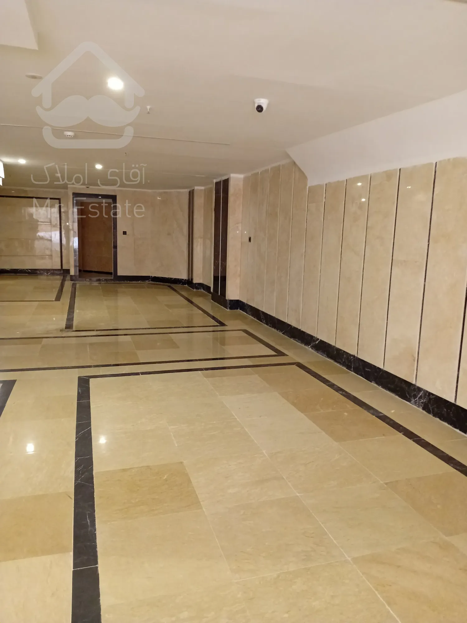 فروش 5 واحد مسکونی و 2 واحد تجاری به صورت یکجا در ونک