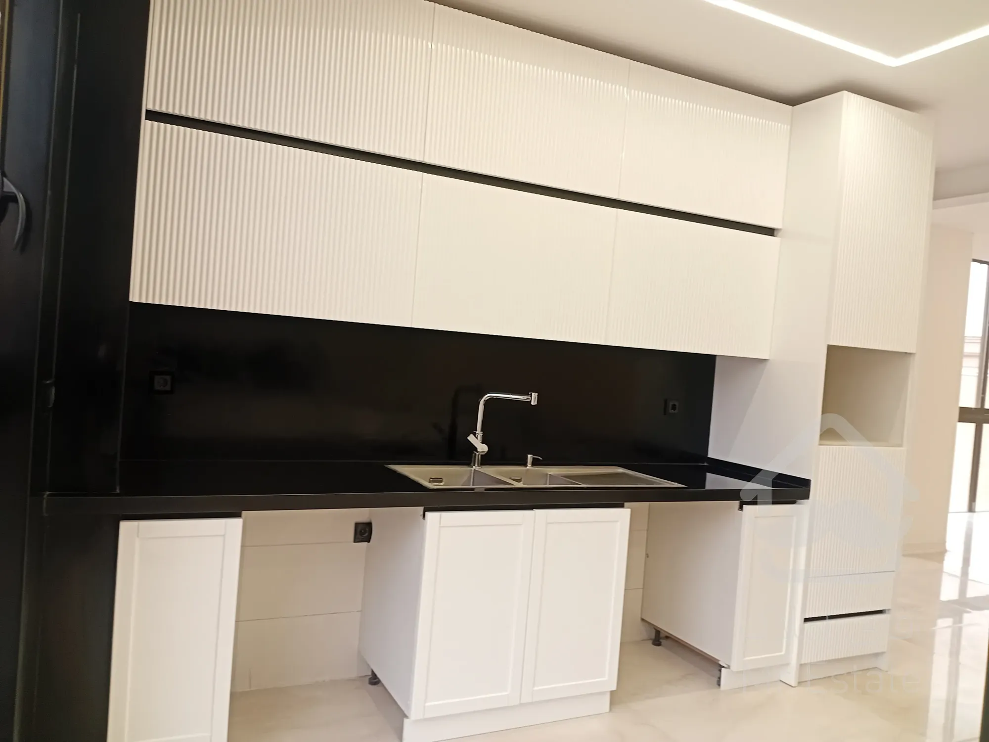 فروش واحد لوکس 110 متر رونیکاپالاس در سئول