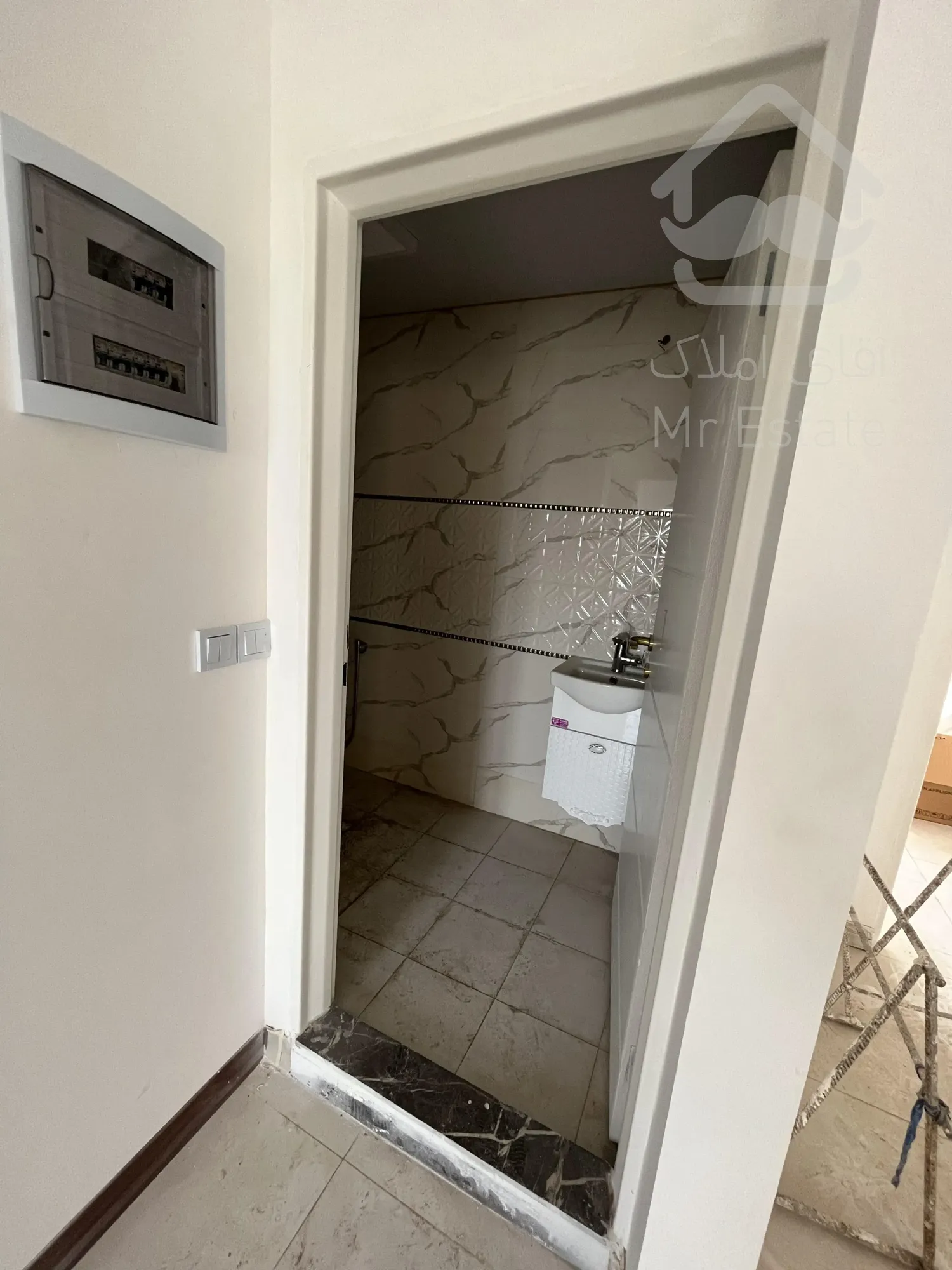 آپارتمان ساحلی ۹۴ متر بلوار دریا