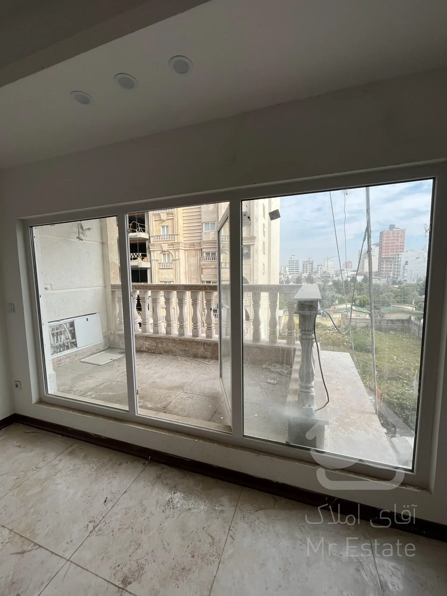 آپارتمان ساحلی ۹۴ متر بلوار دریا