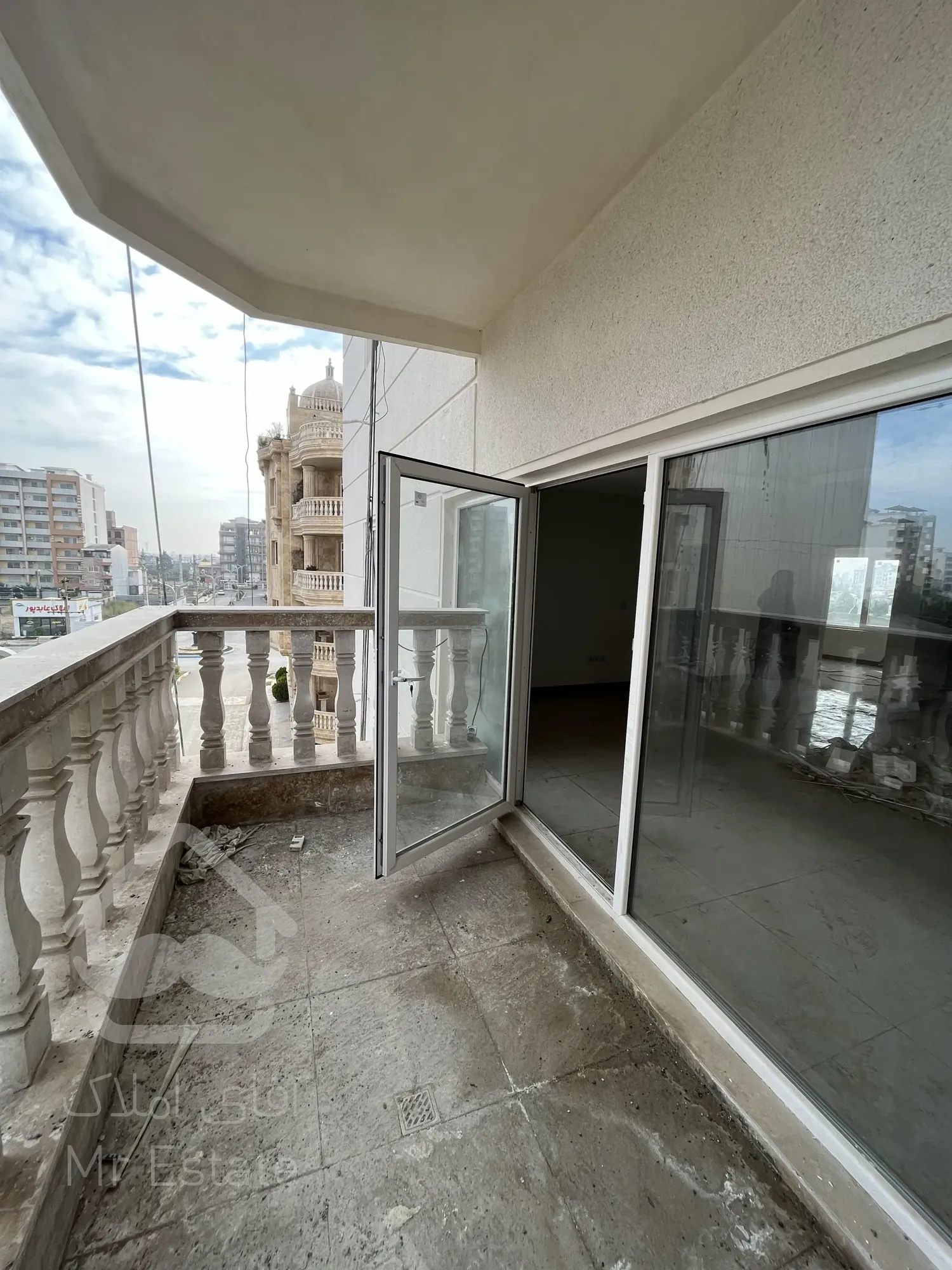 آپارتمان ساحلی ۹۴ متر بلوار دریا