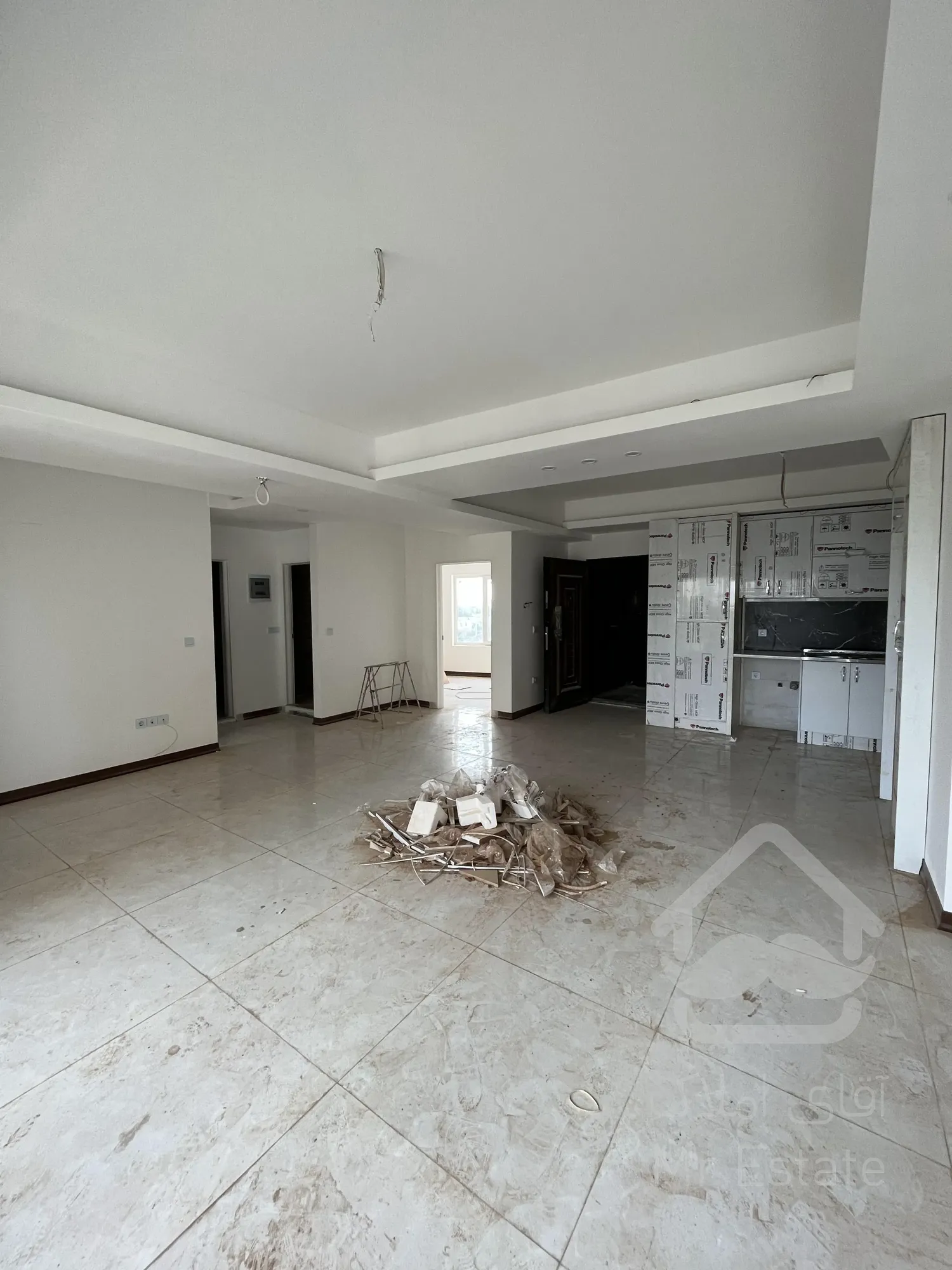 آپارتمان ساحلی ۹۴ متر بلوار دریا