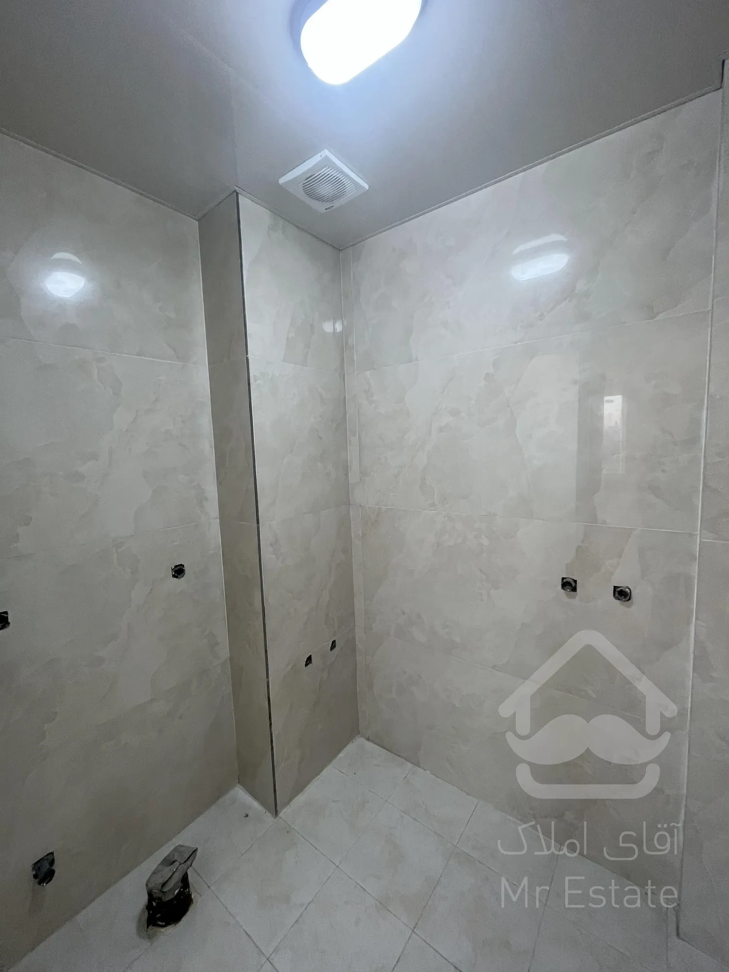 آپارتمان ۱۳۵ متر  در بلوار دریا