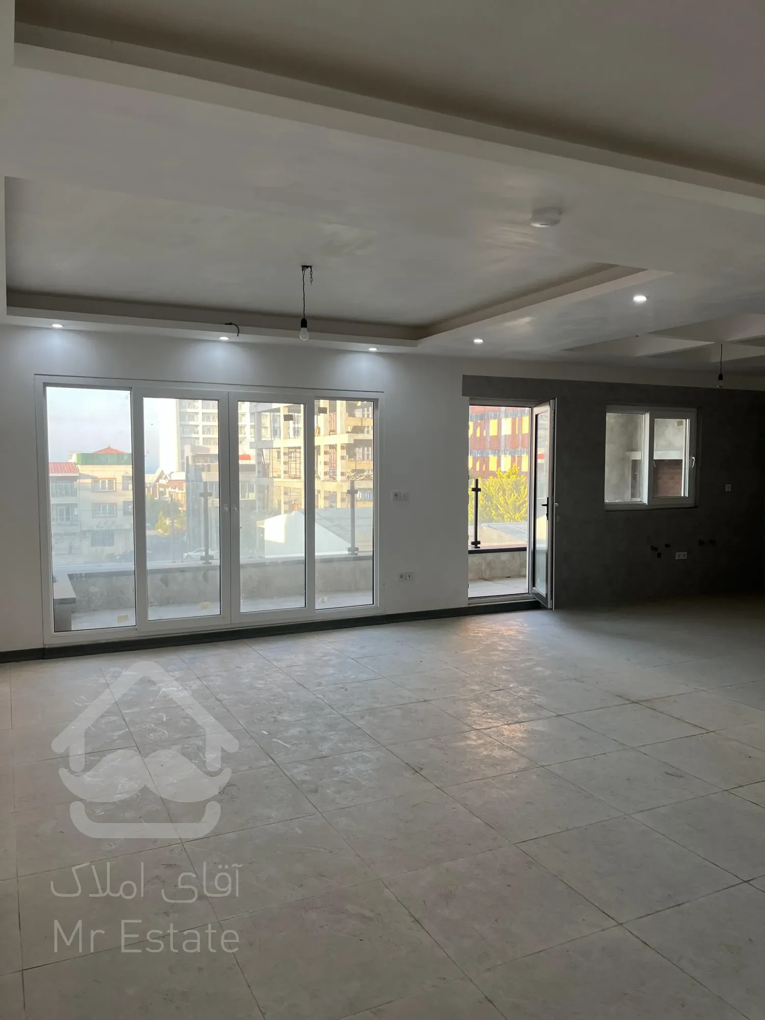 آپارتمان ۱۳۵ متر  در بلوار دریا