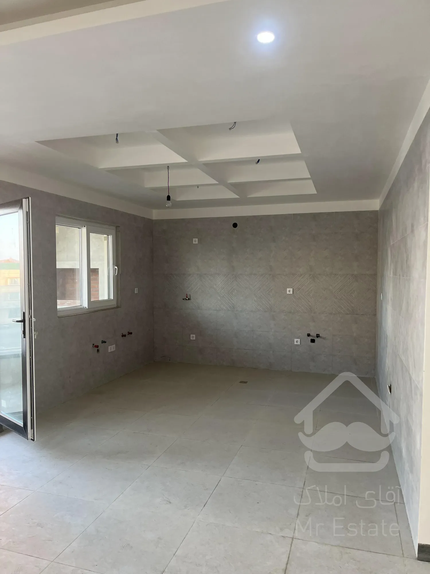 آپارتمان ۱۳۵ متر  در بلوار دریا