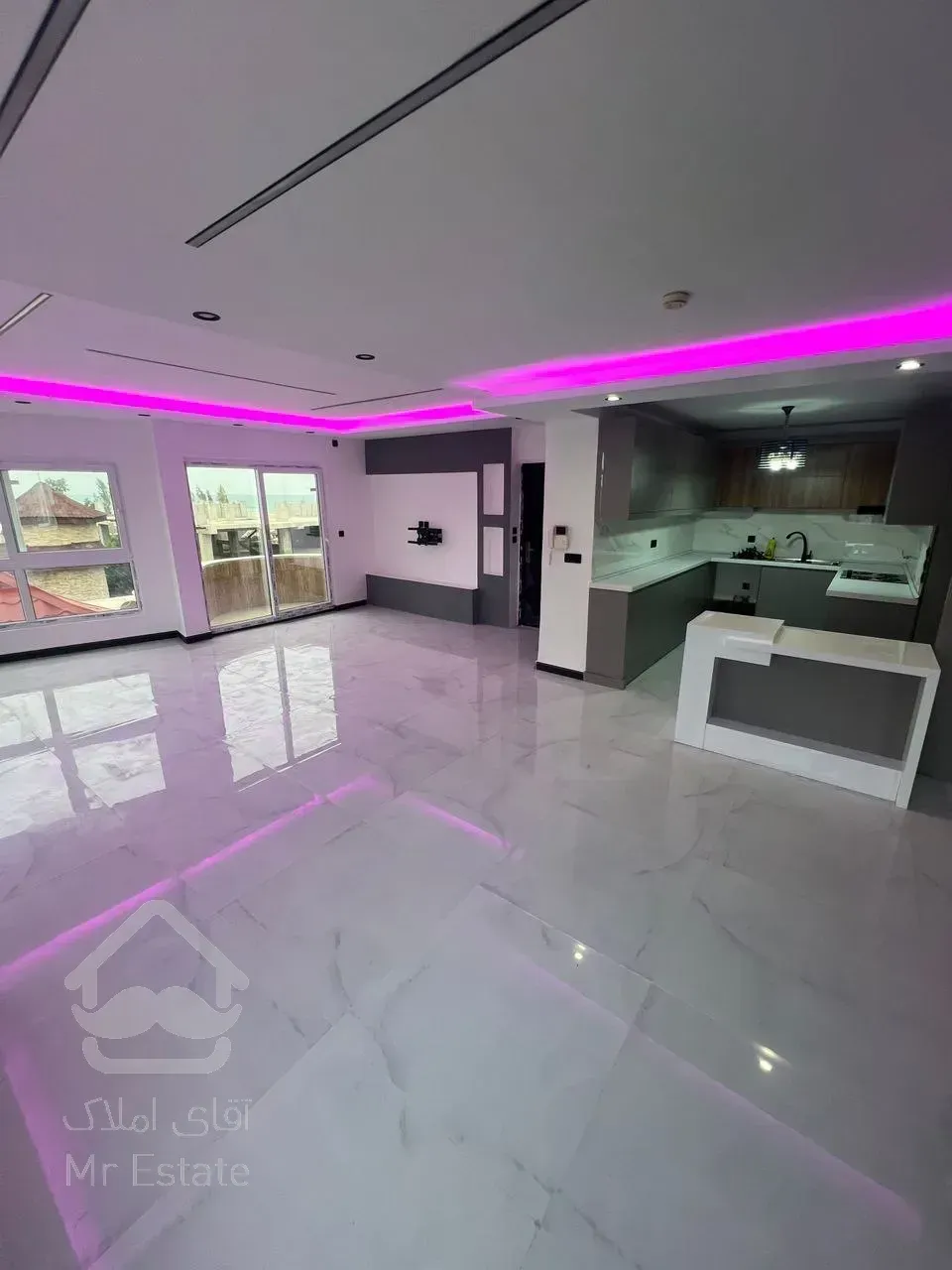 آپارتمان ساحلی ۱۱۰ متر بلوار دریا