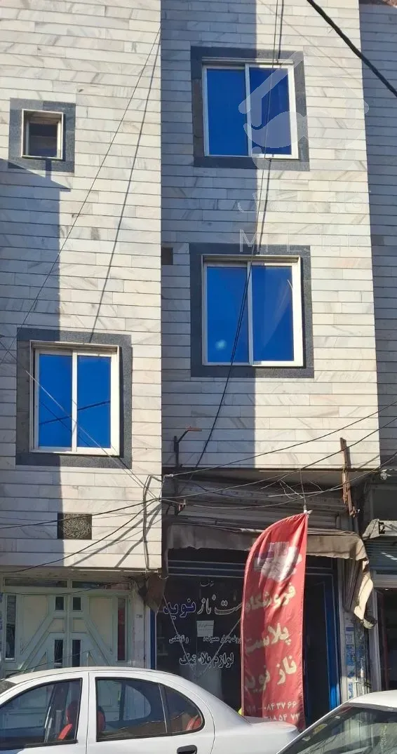 100متر تجاری به همراه 2 واحدمسکونی