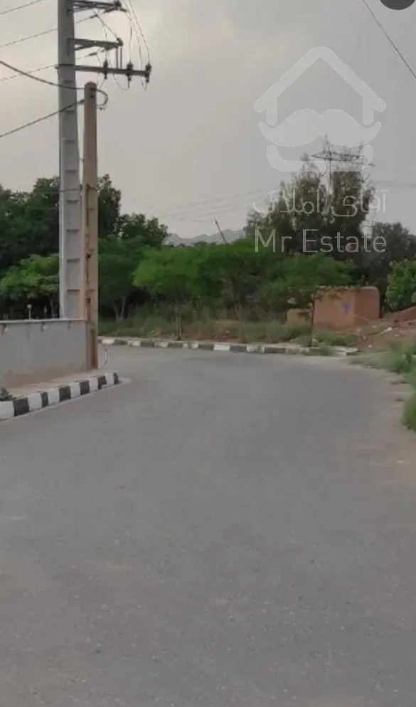 زمین ۲۰۰ متری