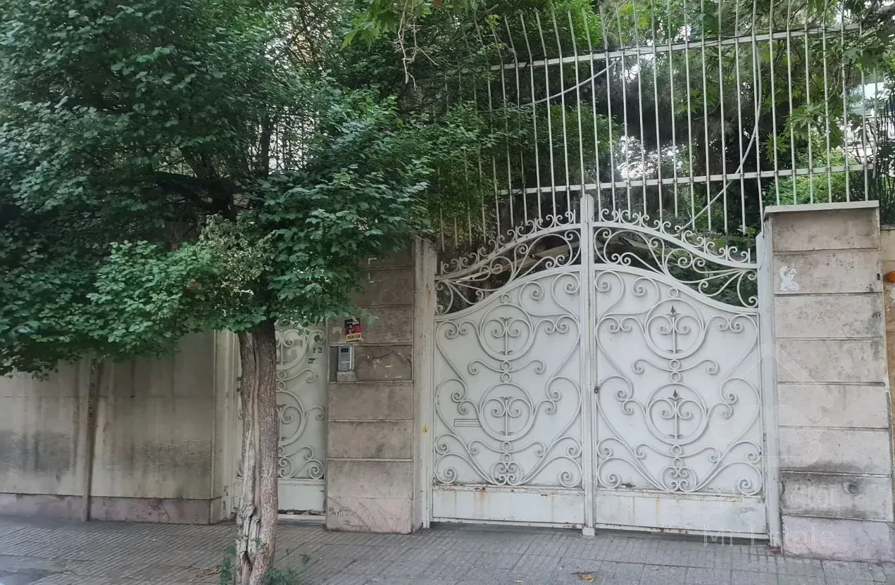 کلنگی ۴۰۰ متری دوکله پاسداران برج سفید