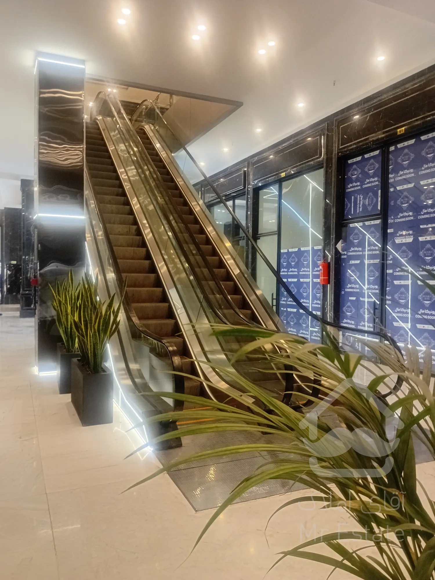 فروش تجاری 36متر رونیکا مال هروی در نزدیکی مترو حسین آباد