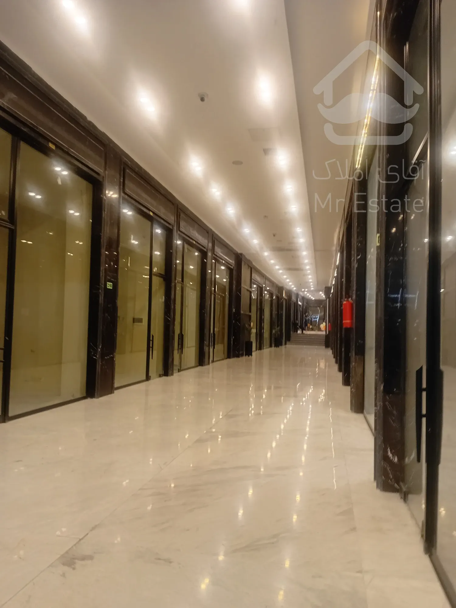 اجاره تجاری 56 متر پاسداران درمرکز خرید رونیکا مال