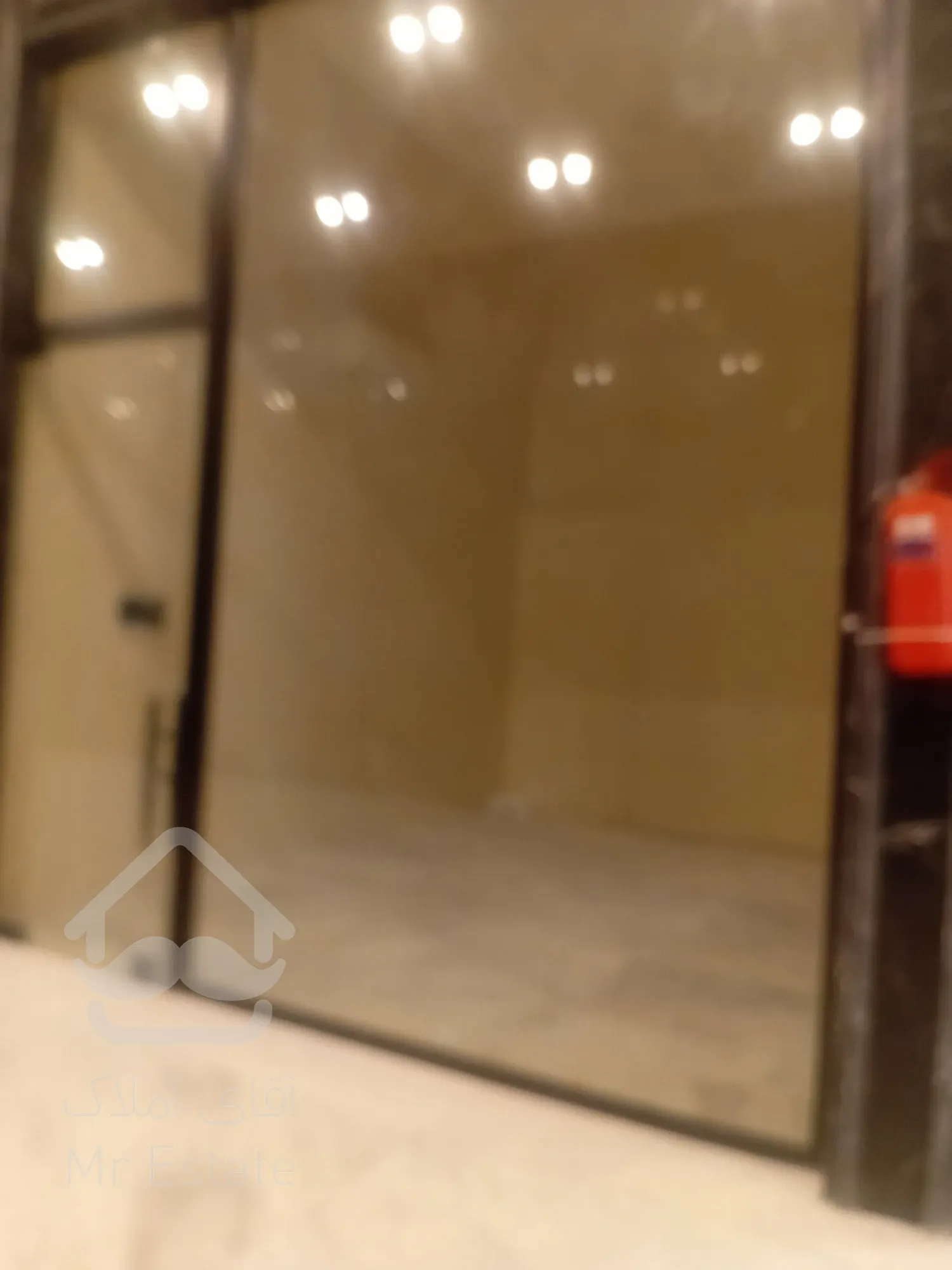 فروش تجاری 20 متر پاسداران در رونیکا مال پاسدارن با بهترین امکانات