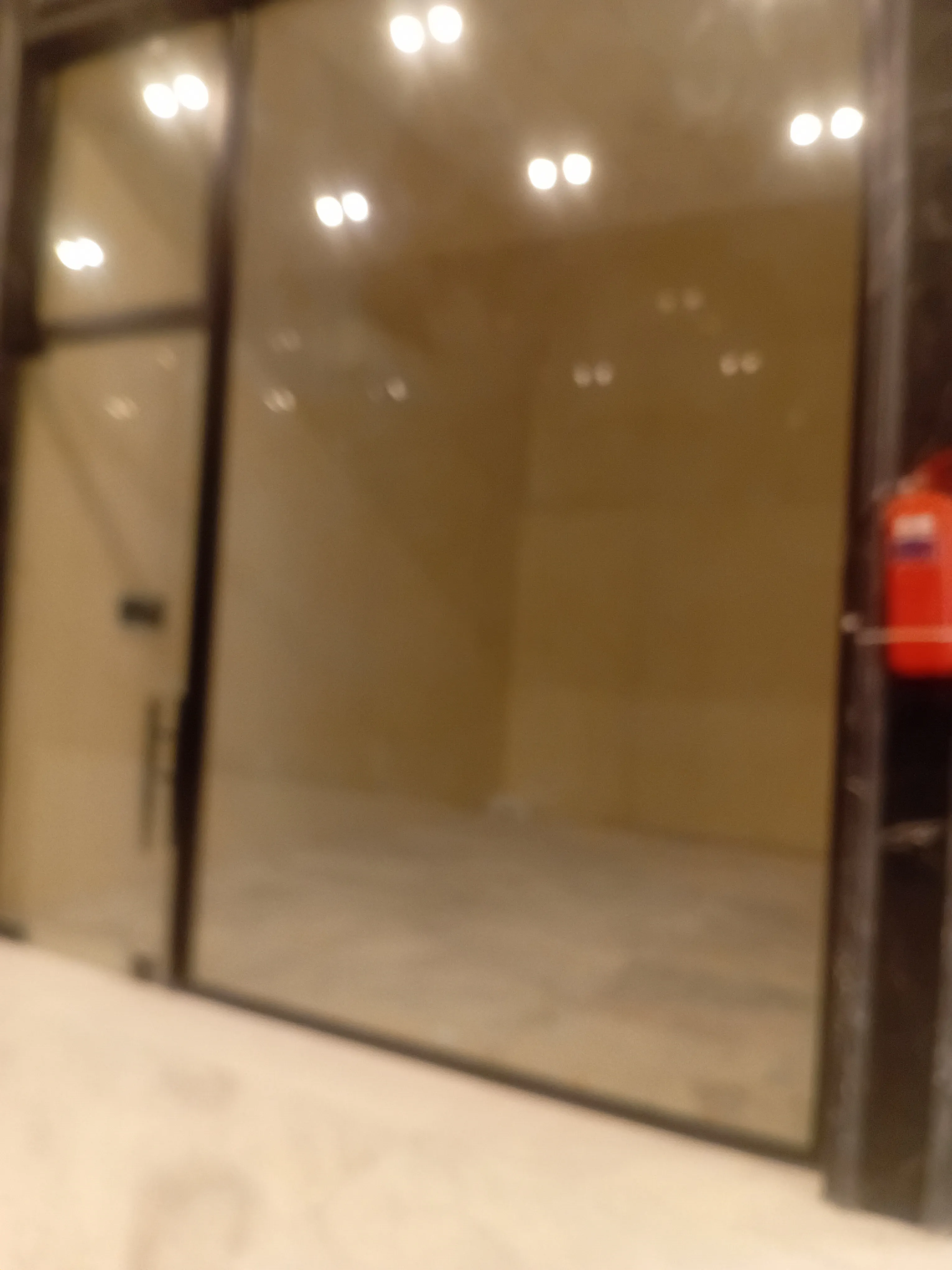 فروش تجاری 33متر در رونیکا مال پاسداران با پاخور عالی