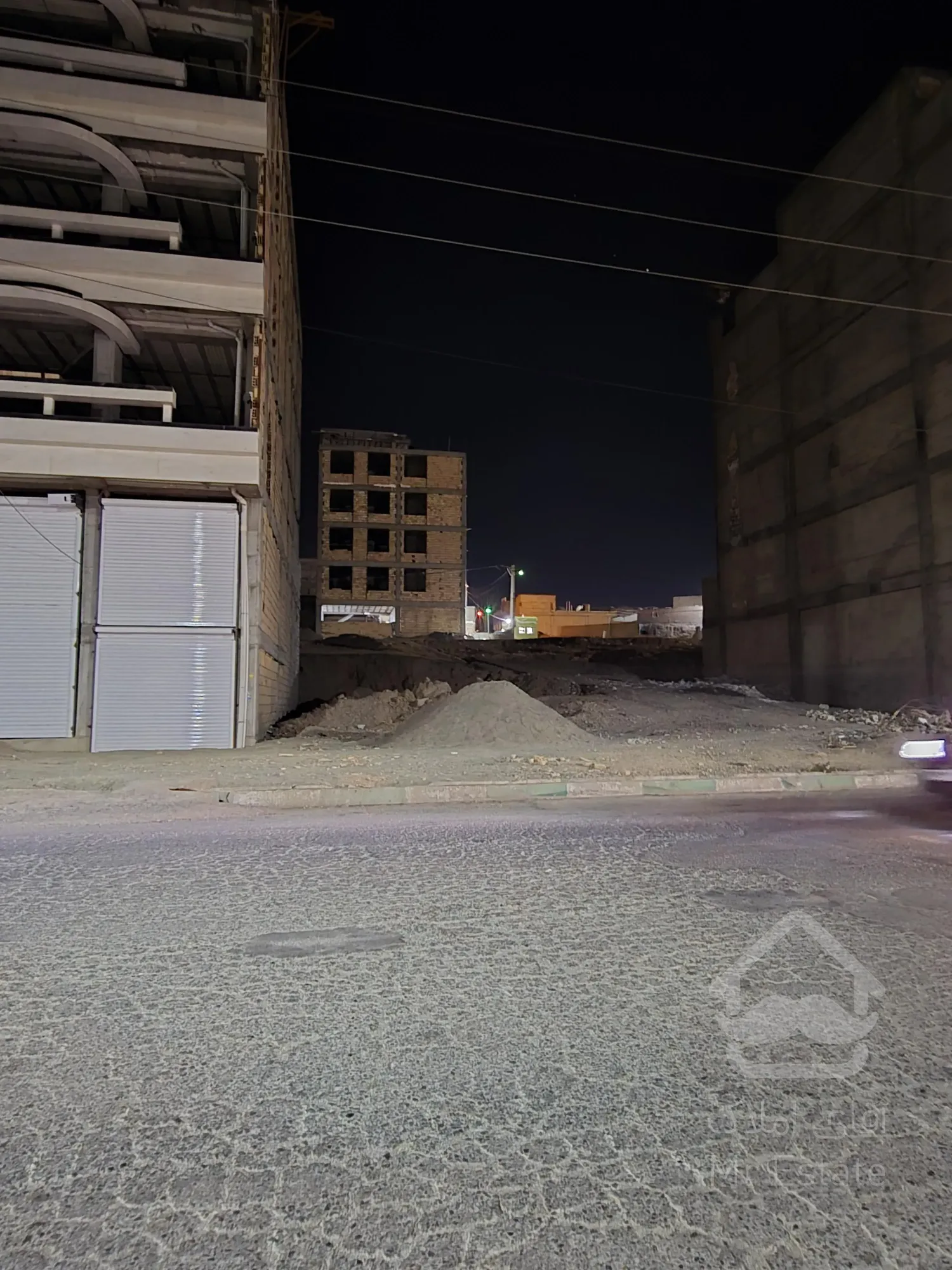 زمین ۲۰۰ متری