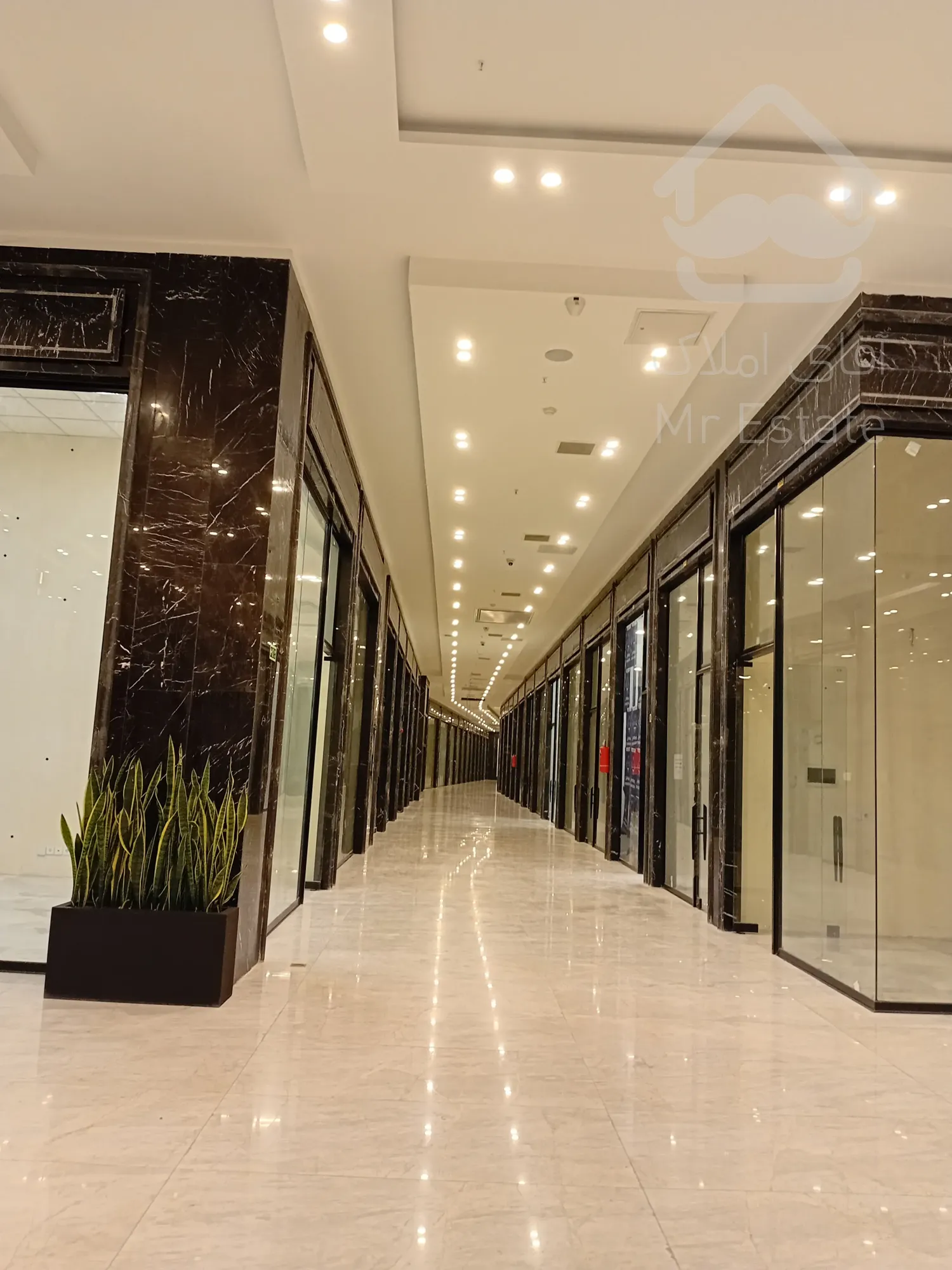 فروش از دم قسط یک واحد تجاری 40 متری در هروی