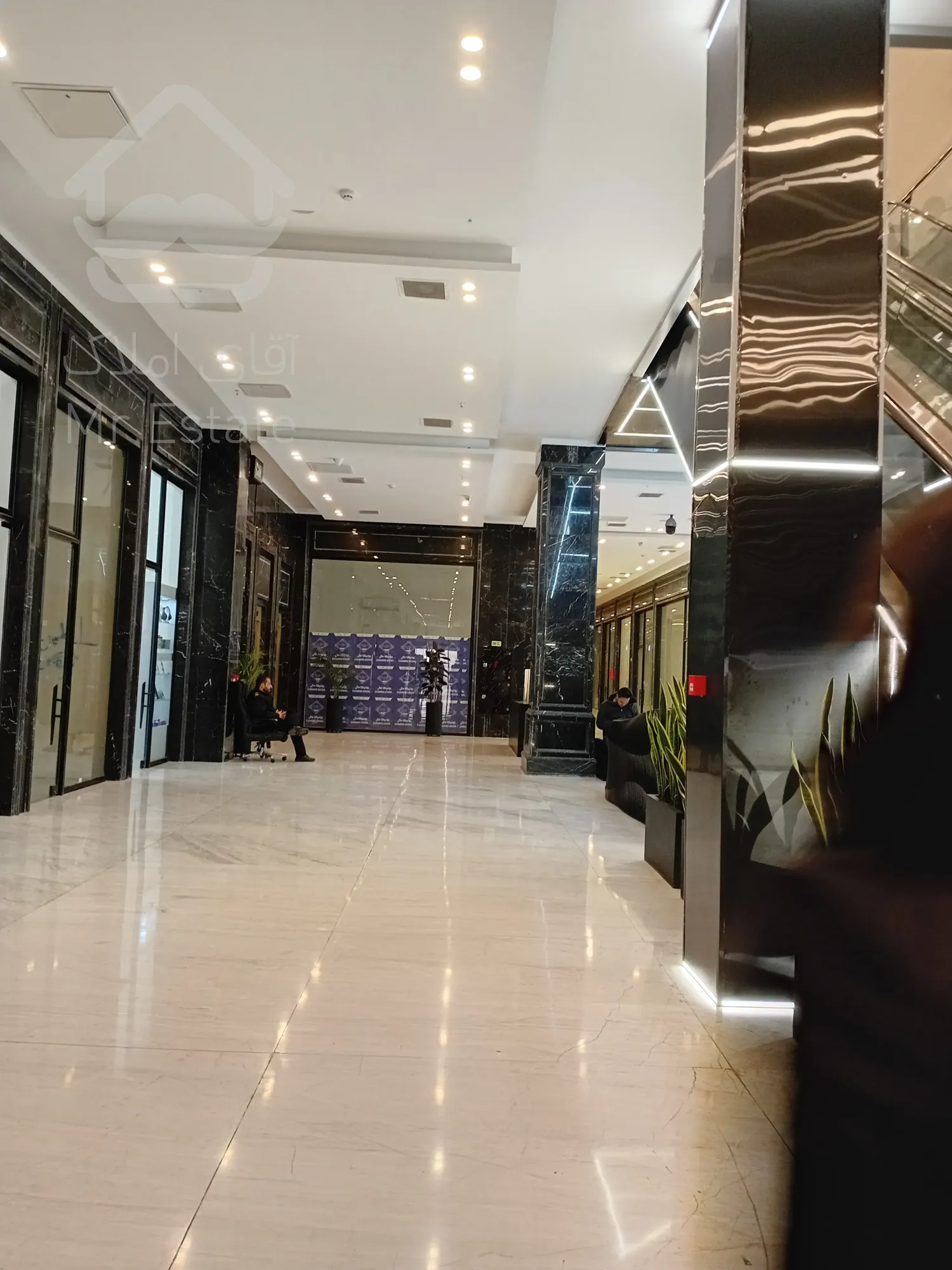 فروش اقساطی مغازه 40 متری در هروی