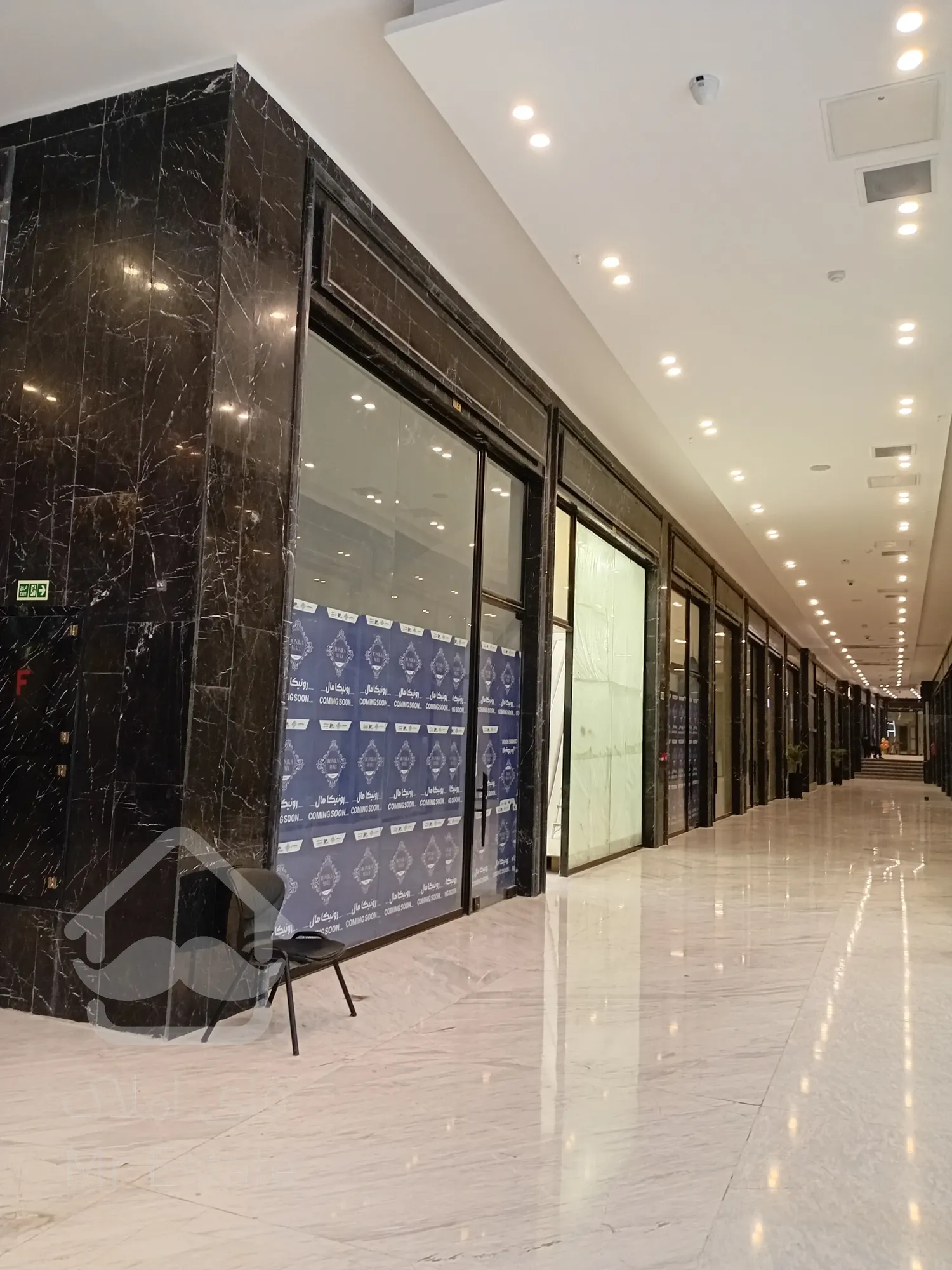 فروش واحد تجاری 20 متری با پاخور عالی در حسین آباد