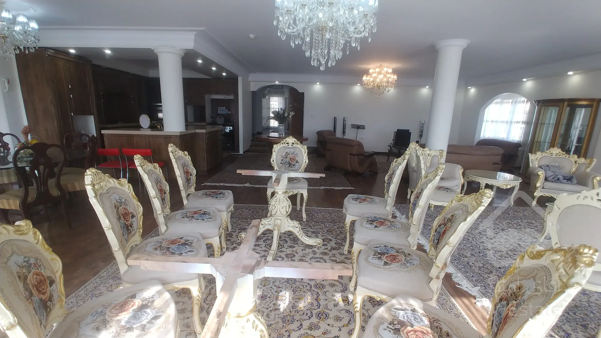 250 متر نیاوران باهنر چهاراه کامرانیه