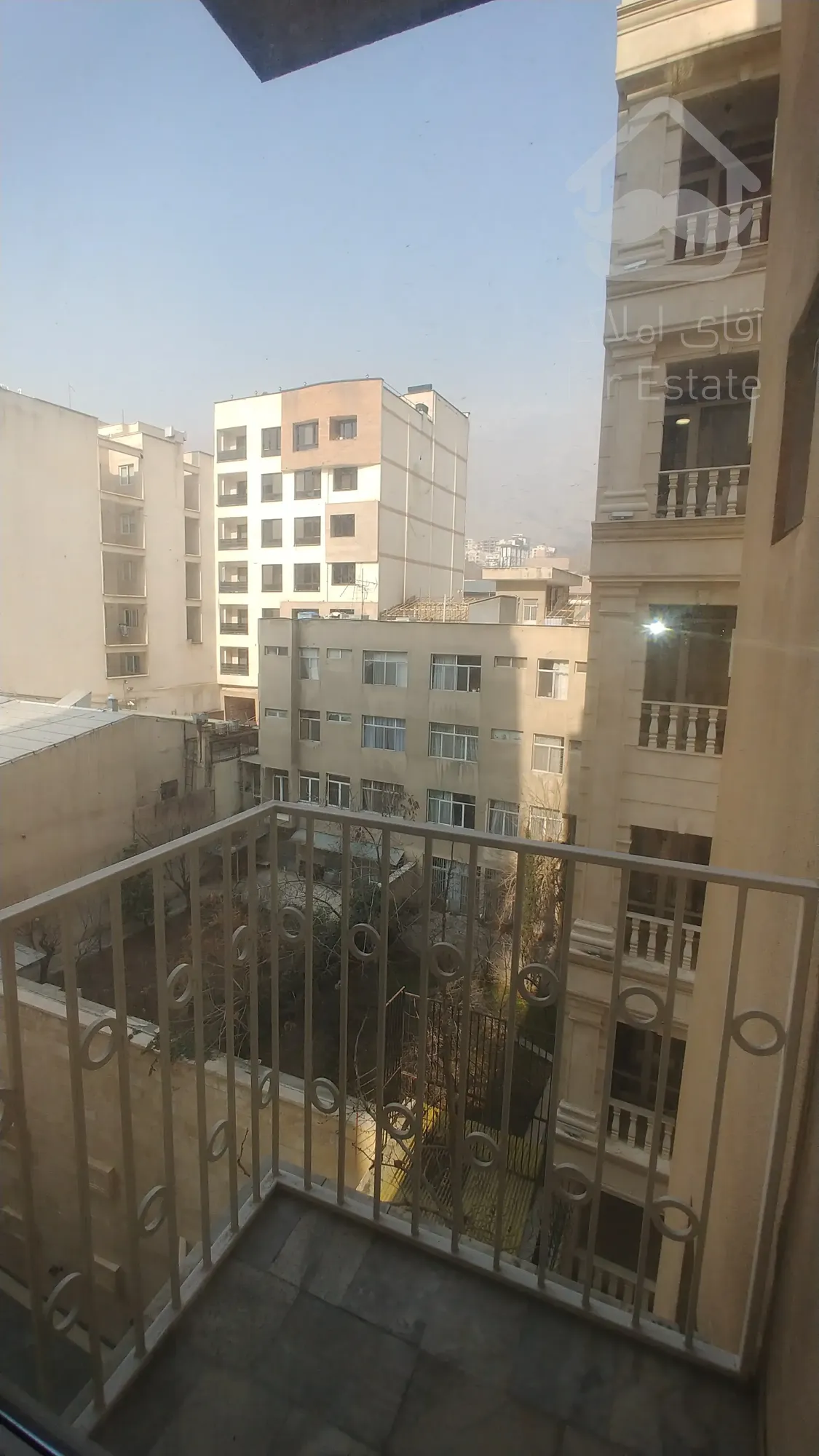 250 متر نیاوران باهنر چهاراه کامرانیه