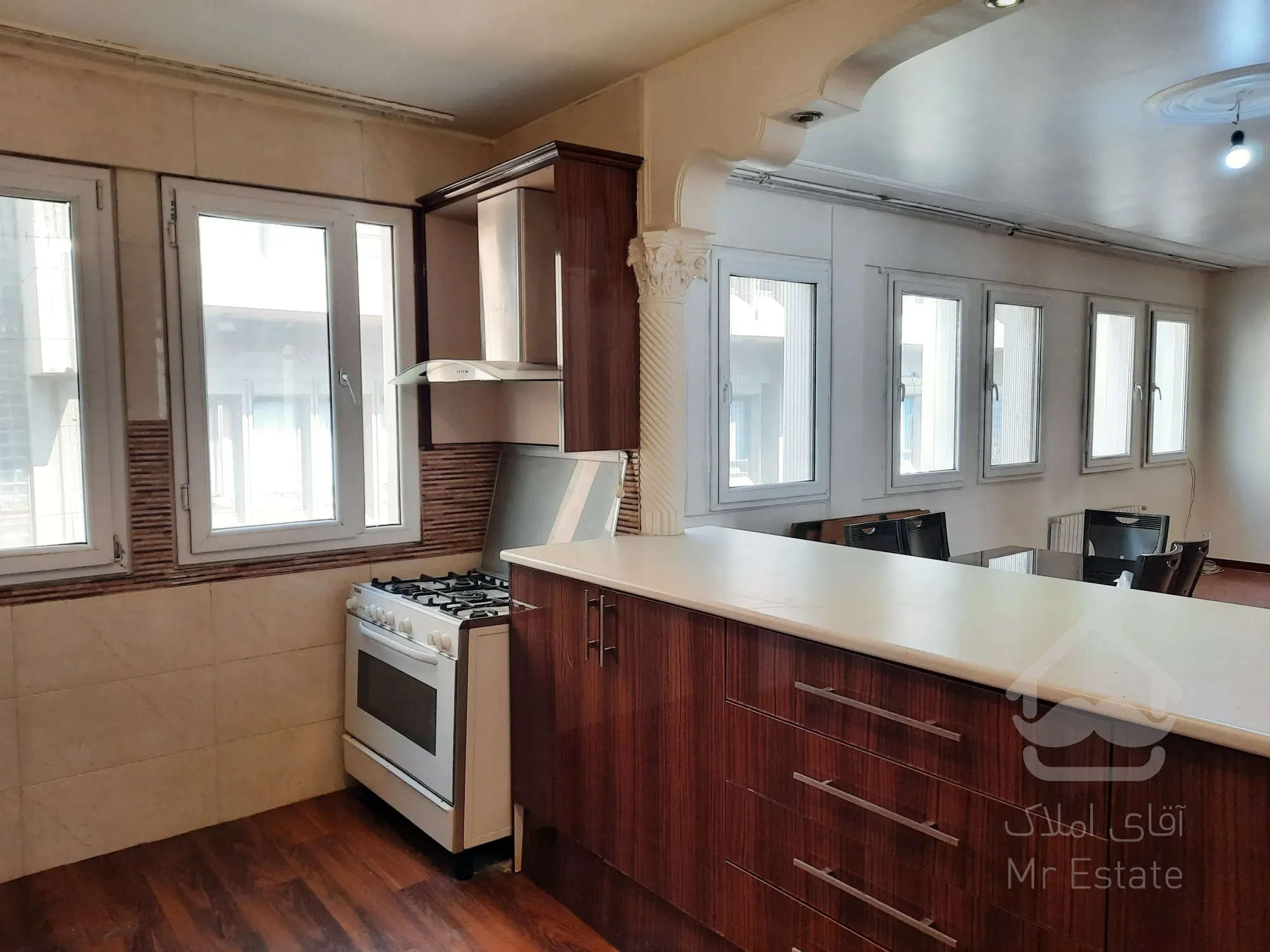 آپارتمان 135 متر - تکواحدی - 3خواب - فول - قرنی