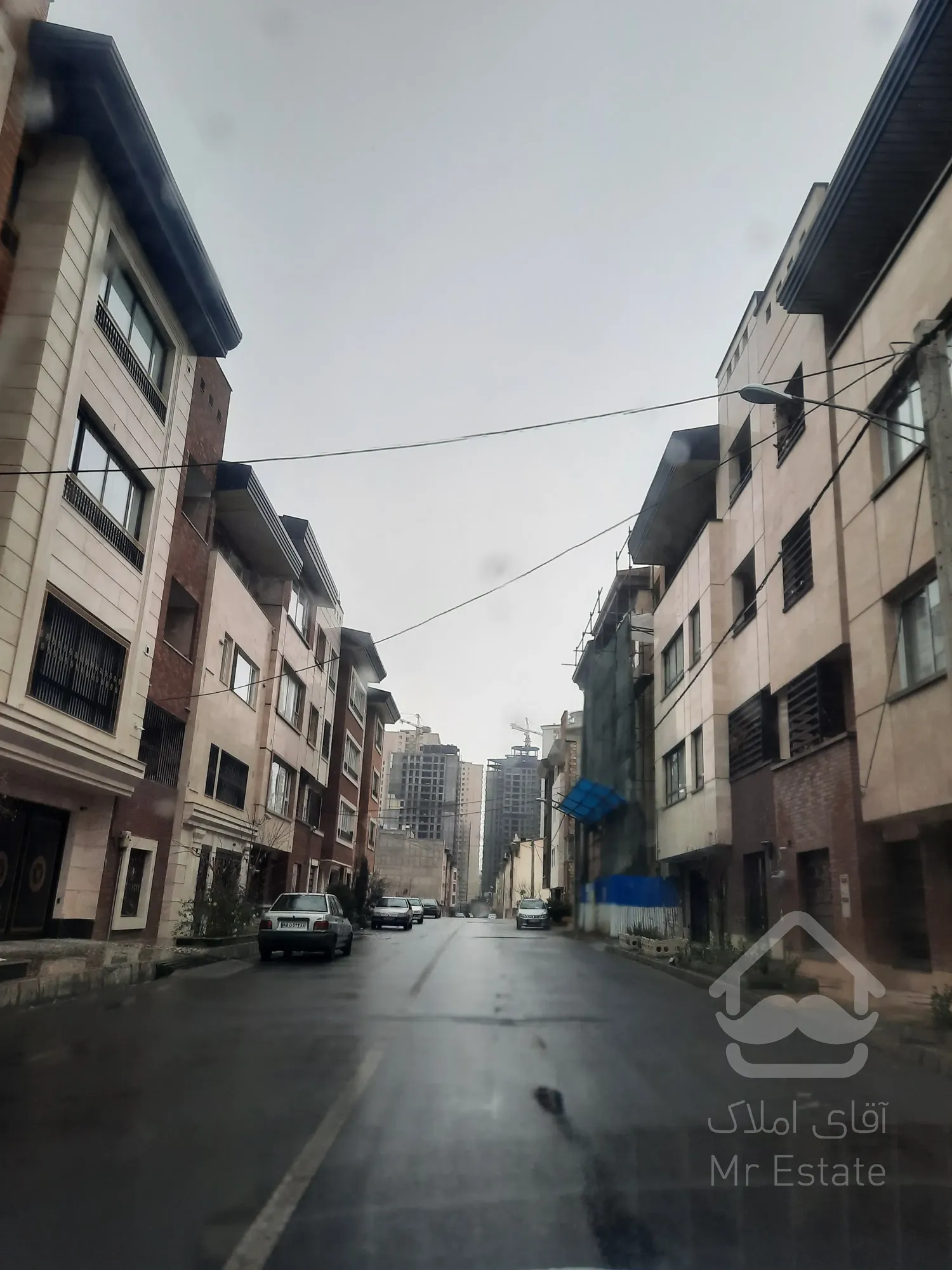 آپارتمان نوساز ۳طبقه در شهرک الهیه غرب منطقه۲۲ چیتگر