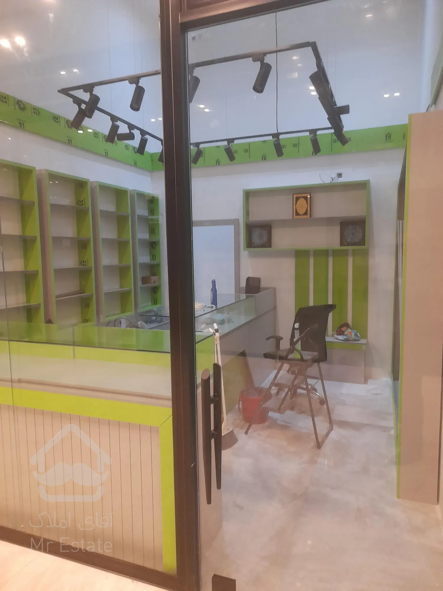 فروش مغازه 57متری / اقساط 12ماهه / نزدیک مترو / پاخور عالی / مرکز خرید رونیکامال هروی