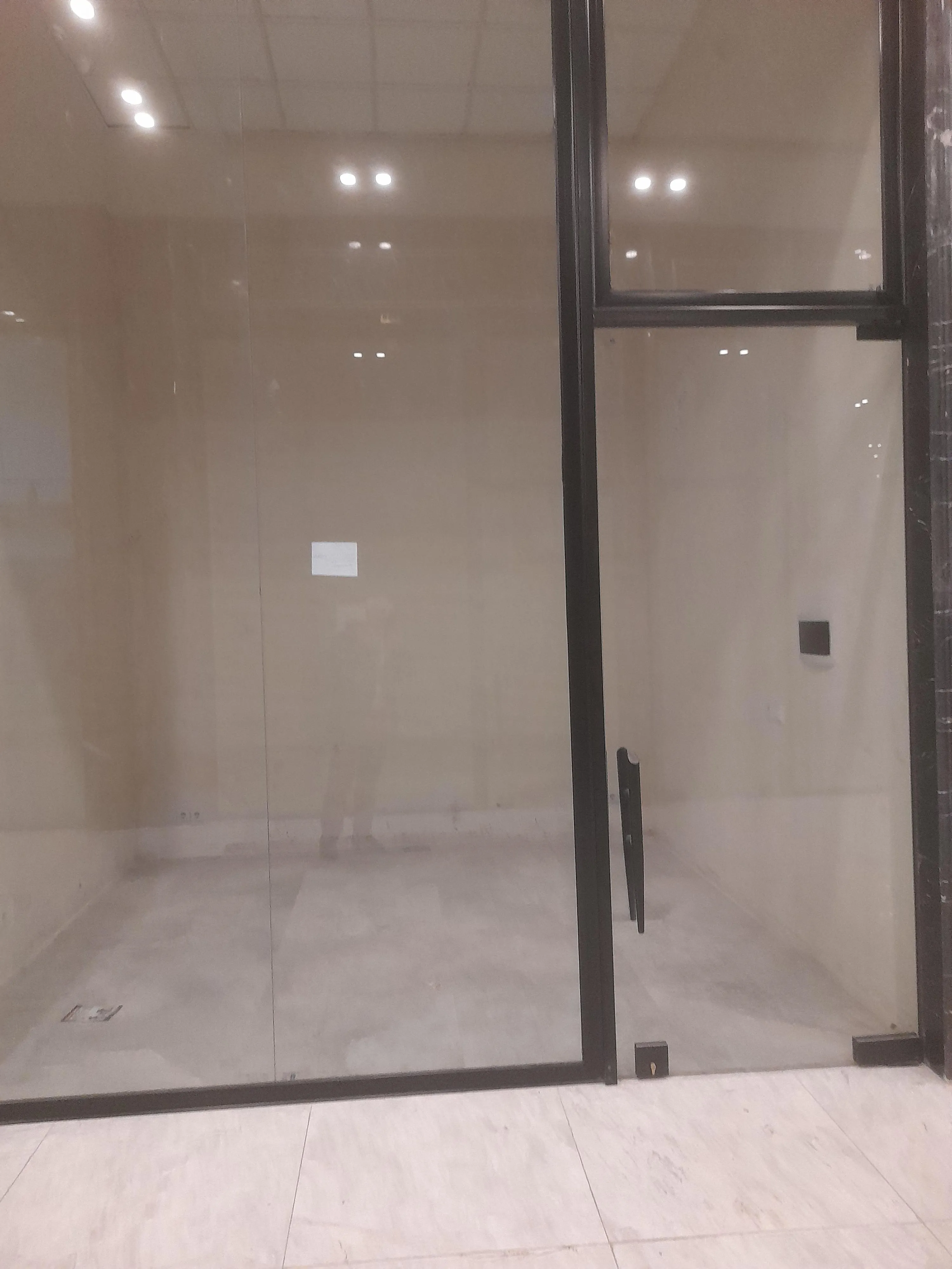 اجاره مغازه 36متر/ جایی برای رشد کاری شما/ نزدیک مترو/ رونیکامال هروی