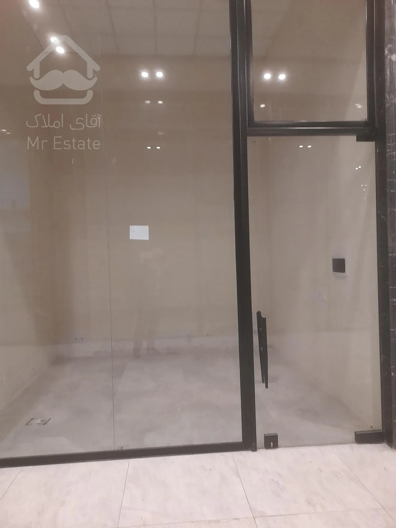 فروش یک باب واحد تجاری 40متری /اقساط یکساله/ مرکز خرید رونیکامال هروی