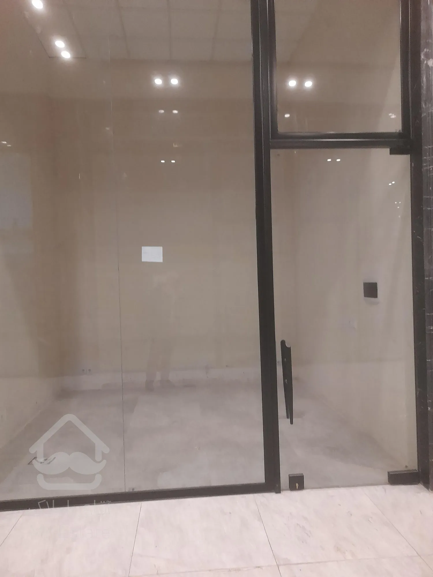 پیش فروش واحدتجاری27متری رونیکامال میرزابابایی