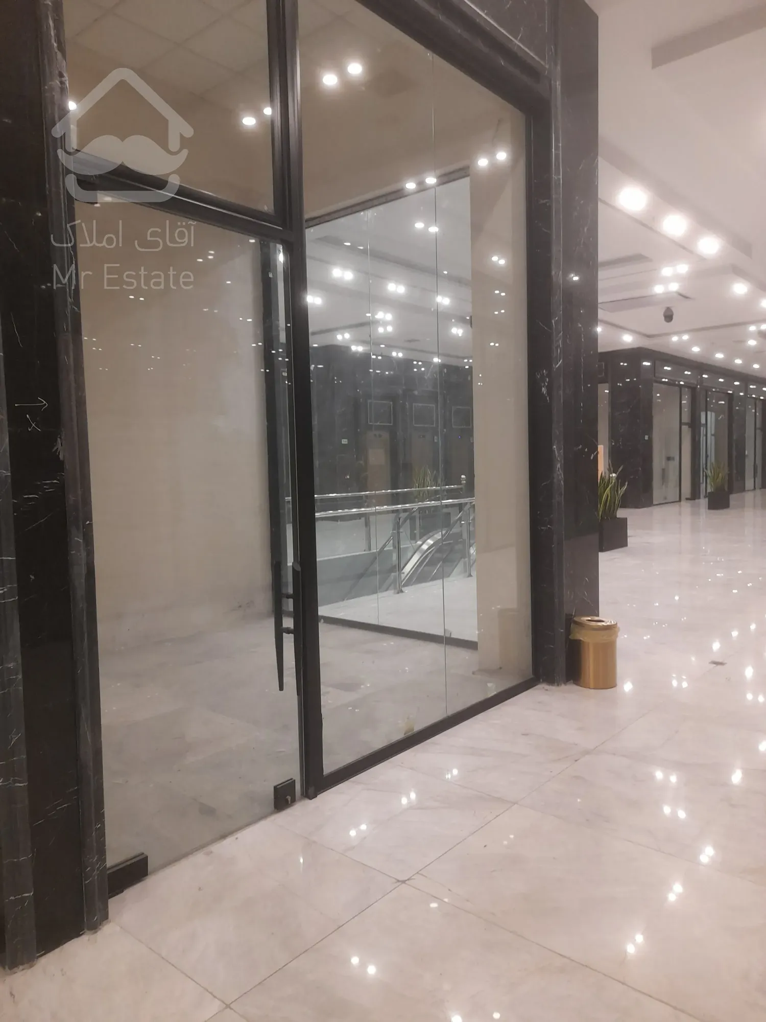 پیش فروش واحدتجاری 29متری باشرایط بی نظیررونیکامال میرزابابایی